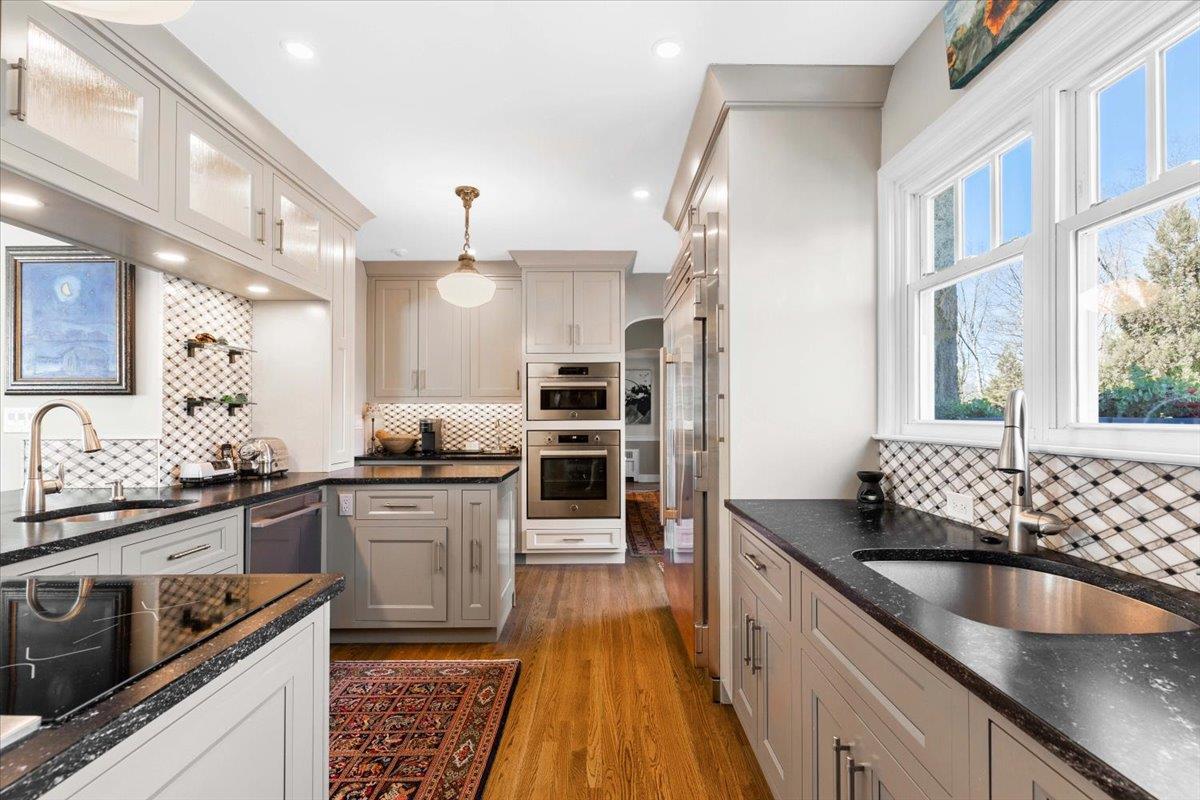 #5 photo, 31 Colonial Road, White Plains , NY 10605