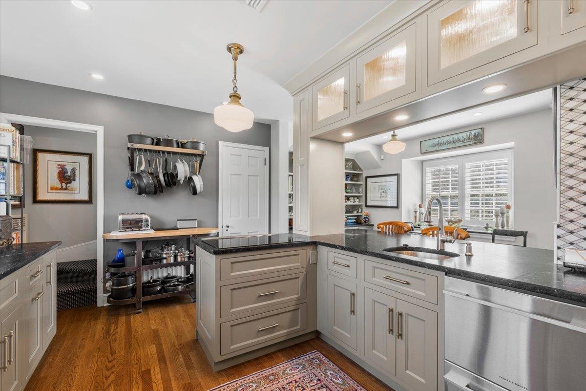 #7 photo, 31 Colonial Road, White Plains , NY 10605