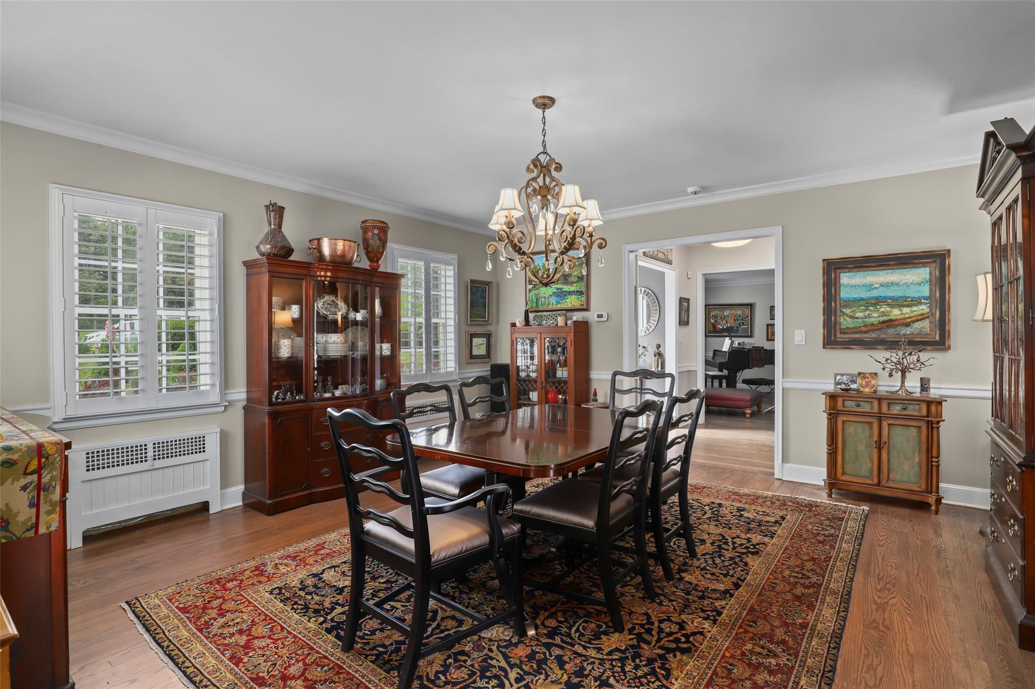 #8 photo, 31 Colonial Road, White Plains , NY 10605