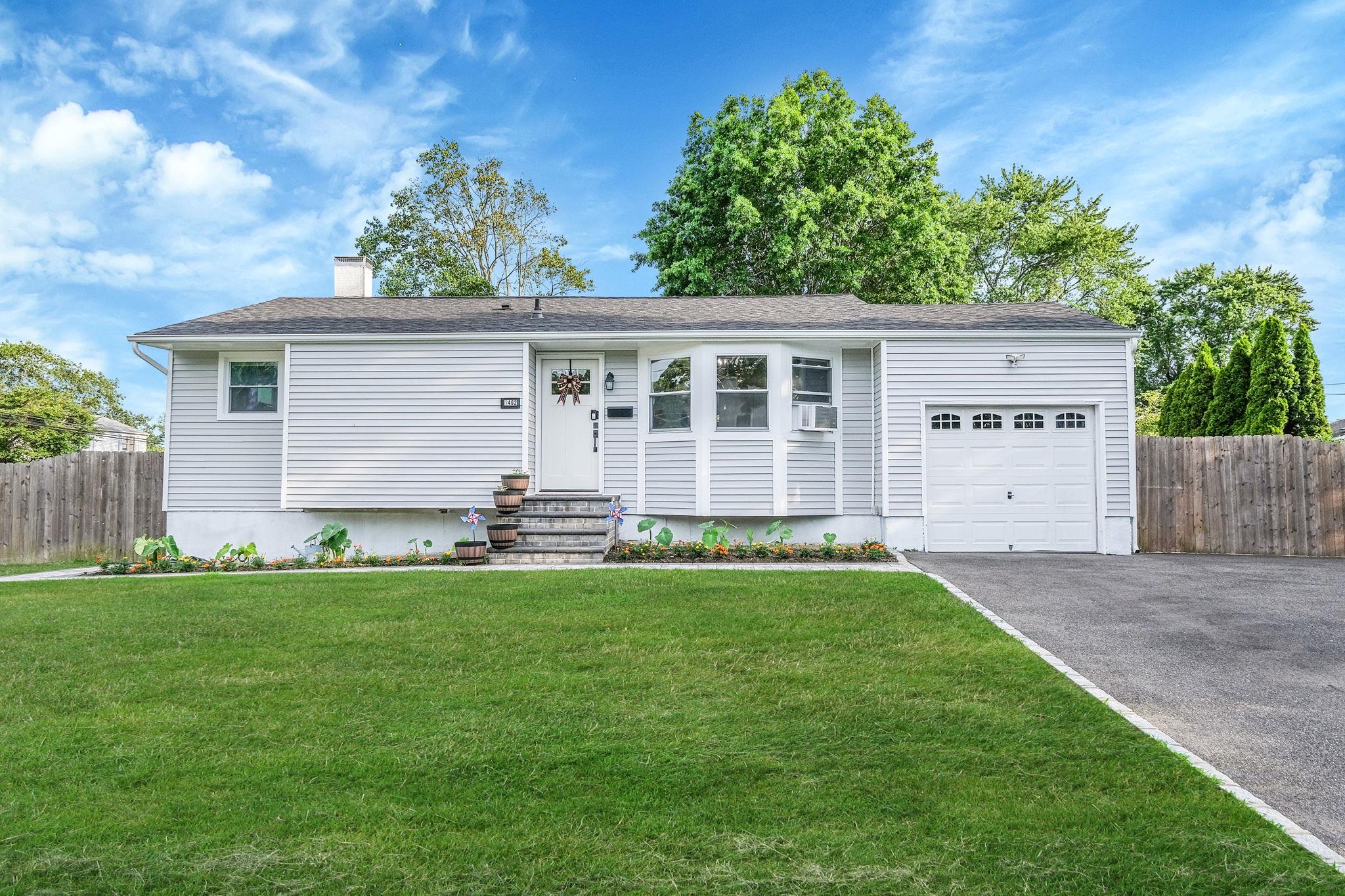 #1 photo, 1402 Wave Avenue, Medford , NY 11763