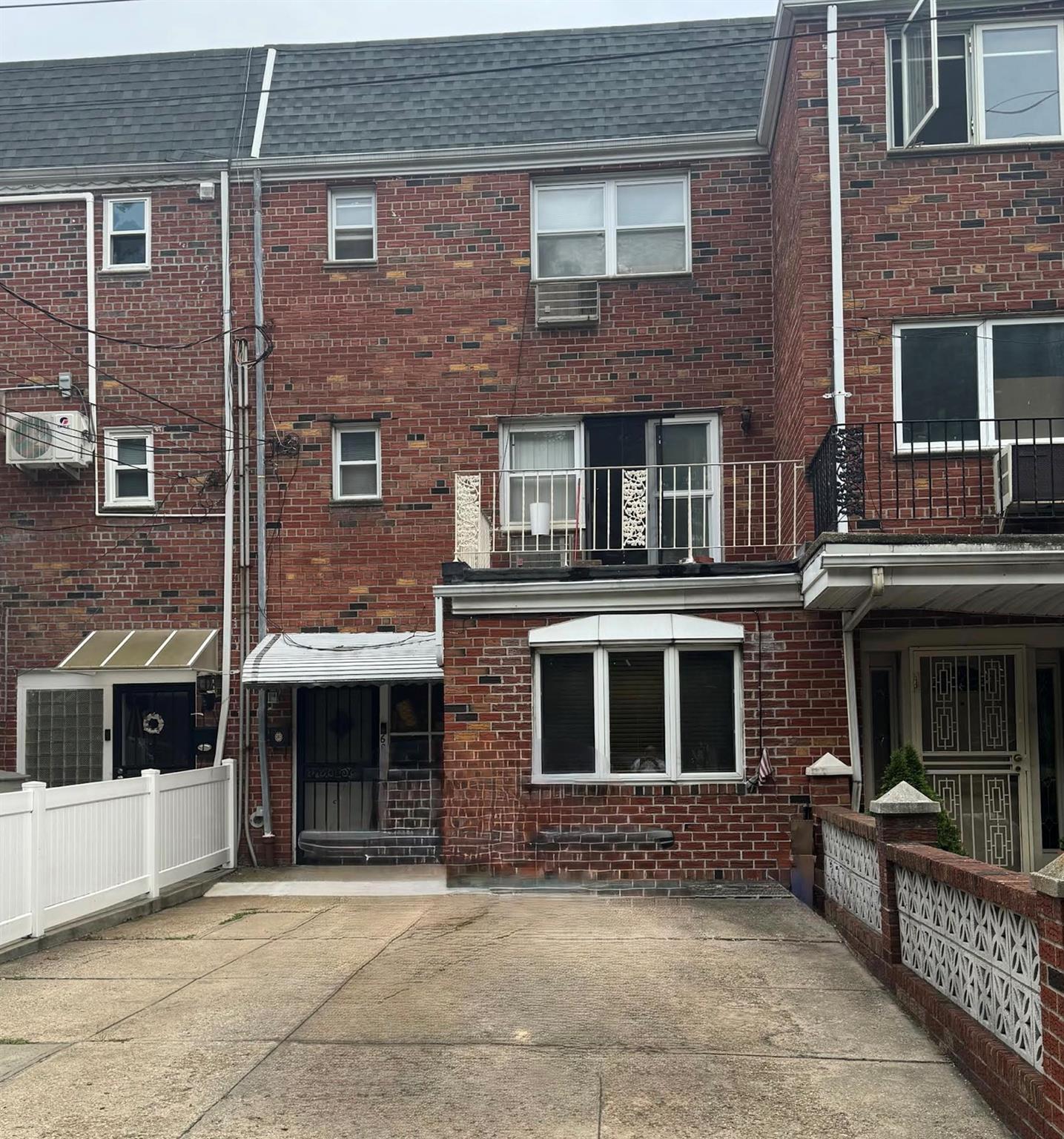 #1 photo, 62-56 71st Street, 皇后區 中村 Middle Village , NY 11379