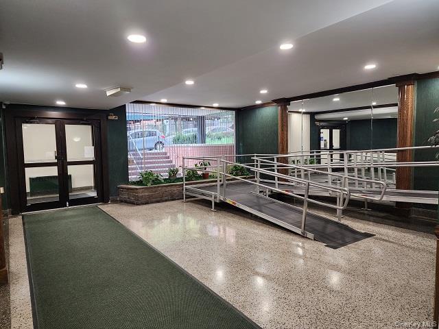 #4 photo, 102-55 67 Drive, クイーンズ区 Forest Hills , NY 11375