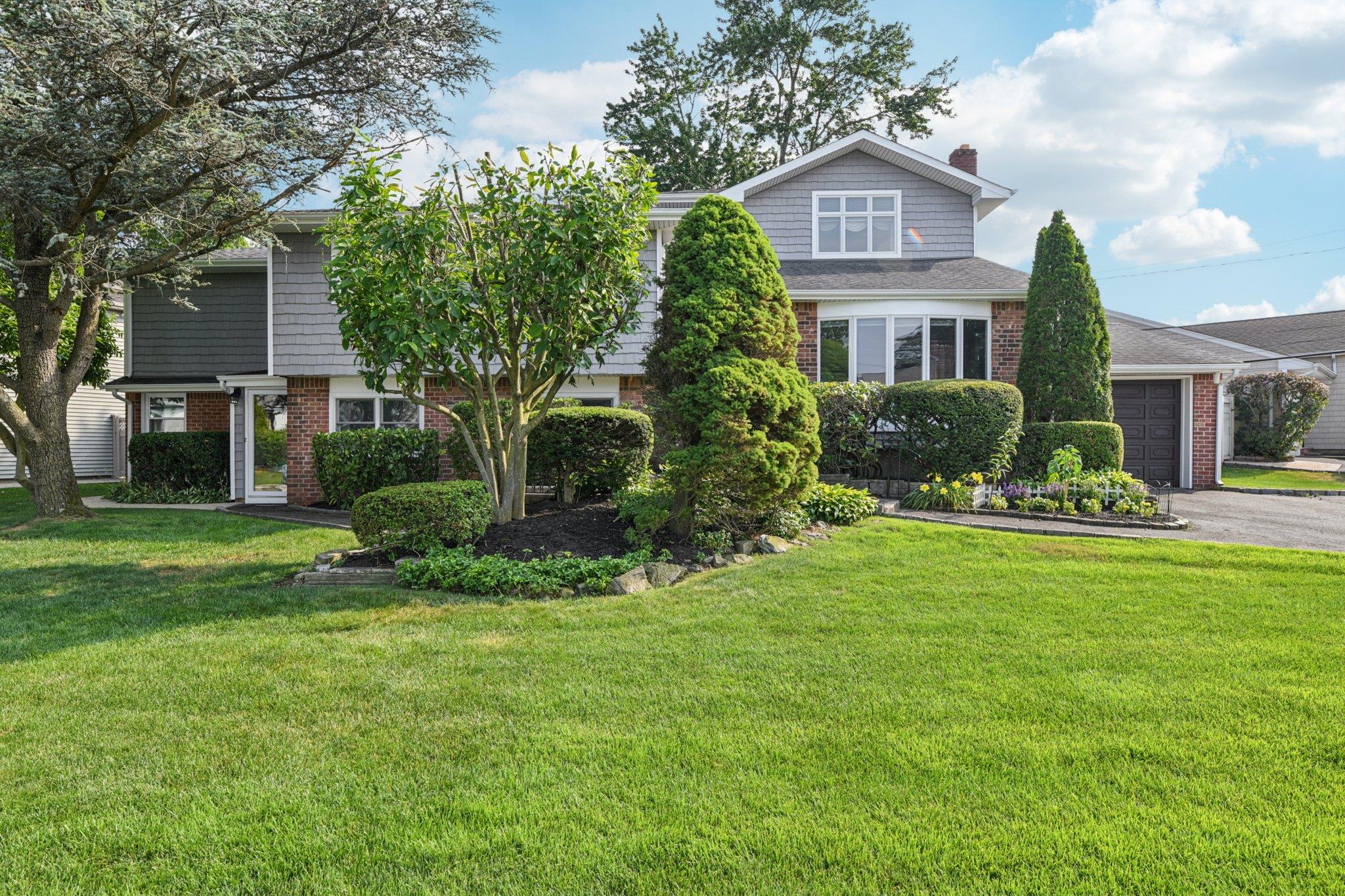 #1 photo, 1318 Milanna Lane, 長島 Wantagh , NY 11793