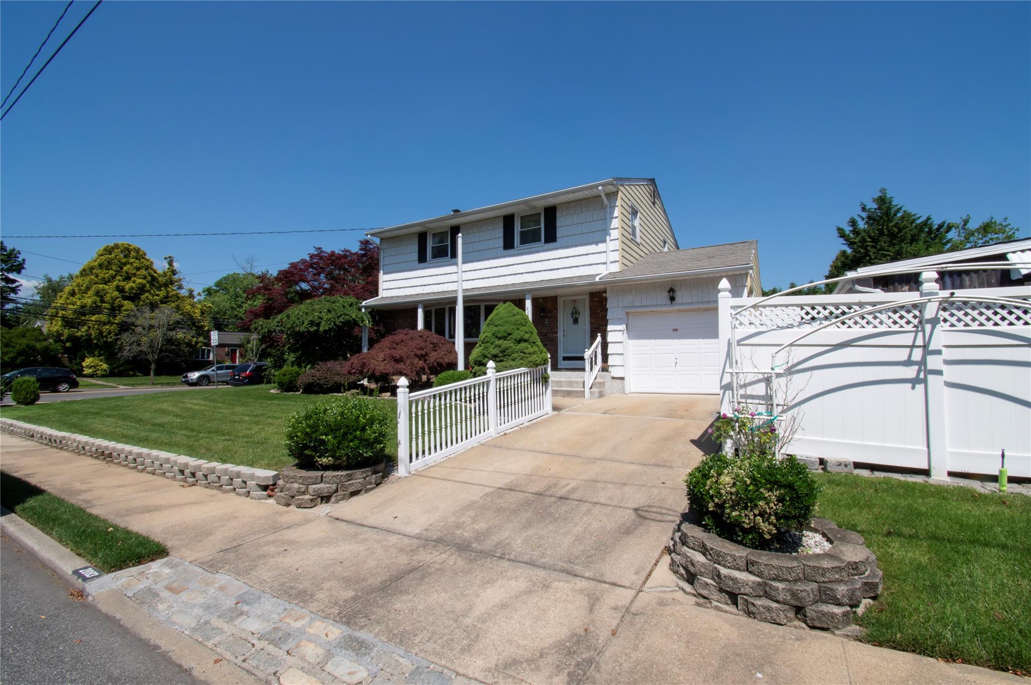 #1 photo, 2083 Elm Place, Merrick , NY 11566