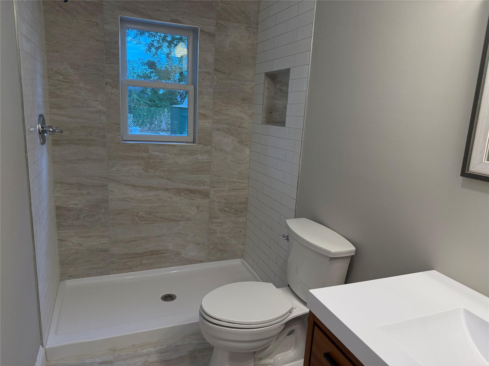 #9 photo, 22 Bradish Lane, 東長島 Babylon , NY 11702