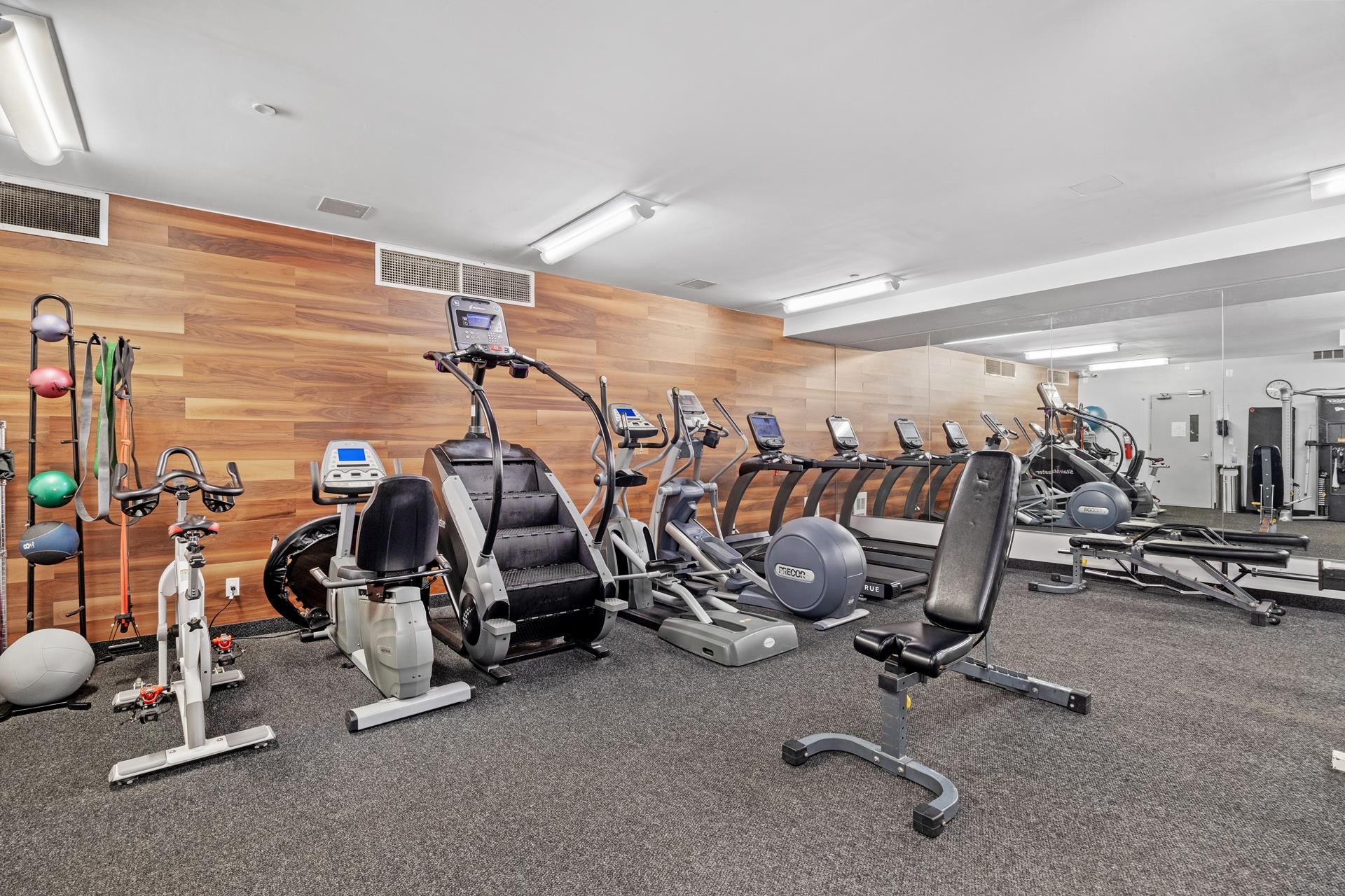 #13 photo, 21-45 44TH Drive, クイーンズ区 Long Island City , NY 11101