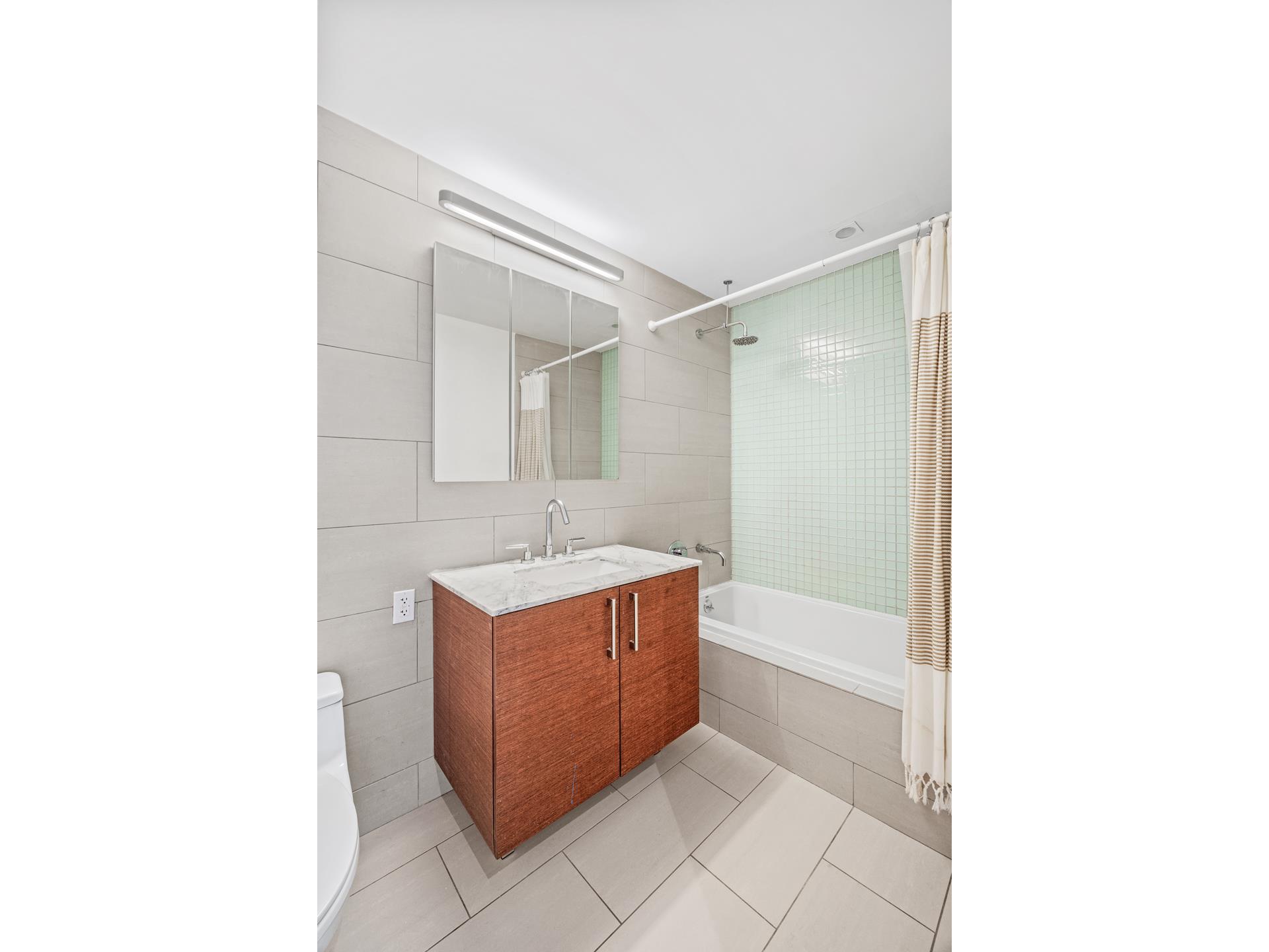 #7 photo, 21-45 44TH Drive, クイーンズ区 Long Island City , NY 11101