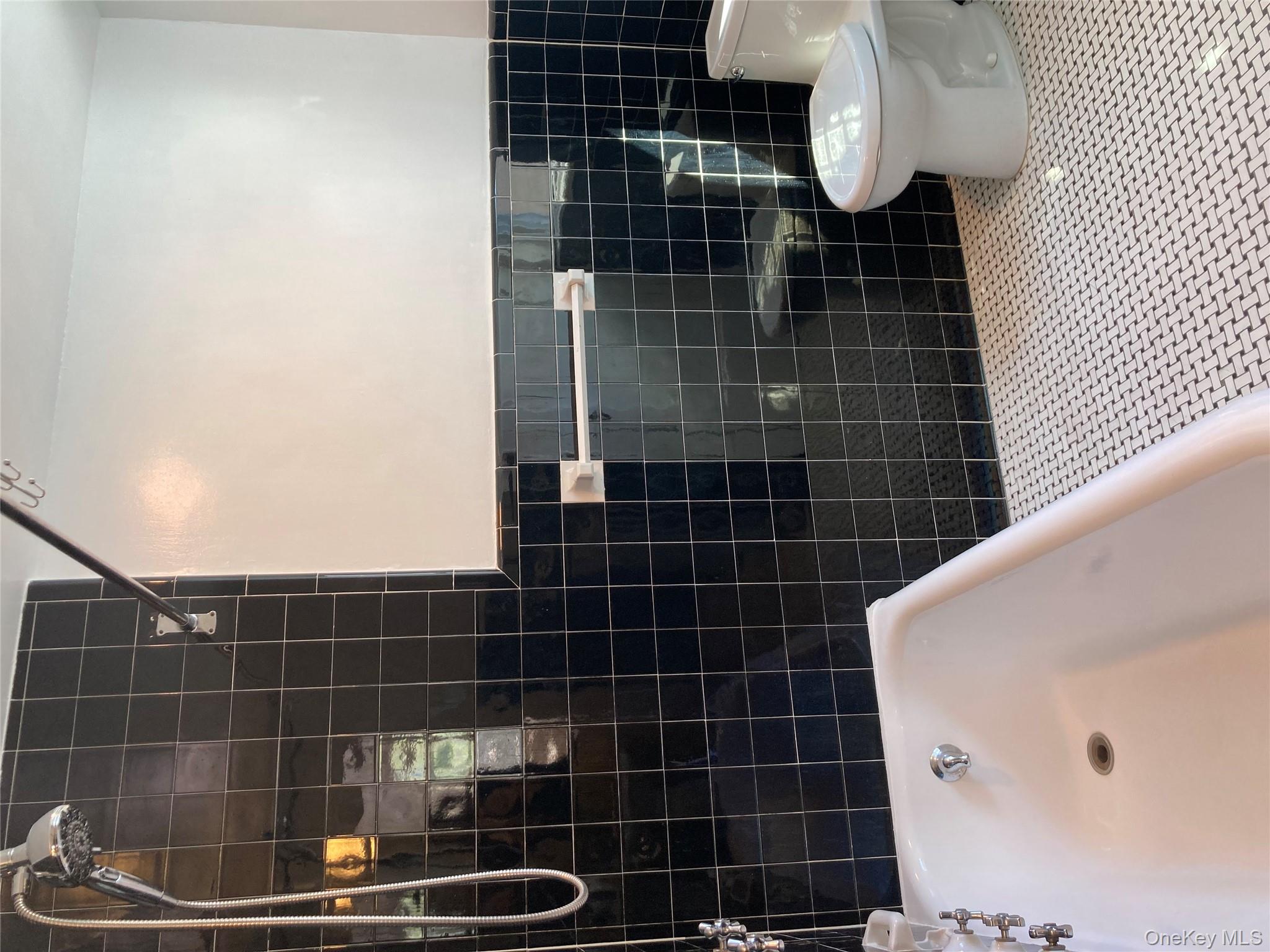 #8 photo, 107 Park Avenue, Harrison , NY 10528