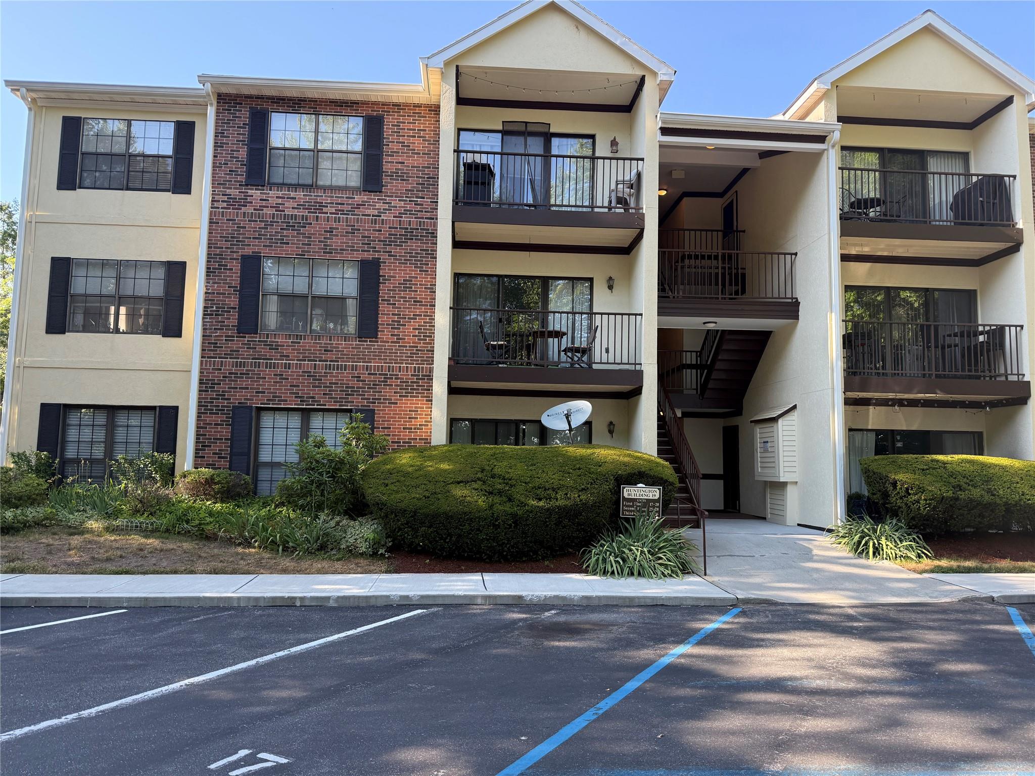 #1 photo, 36 Huntington Circle, Peekskill , NY 10566