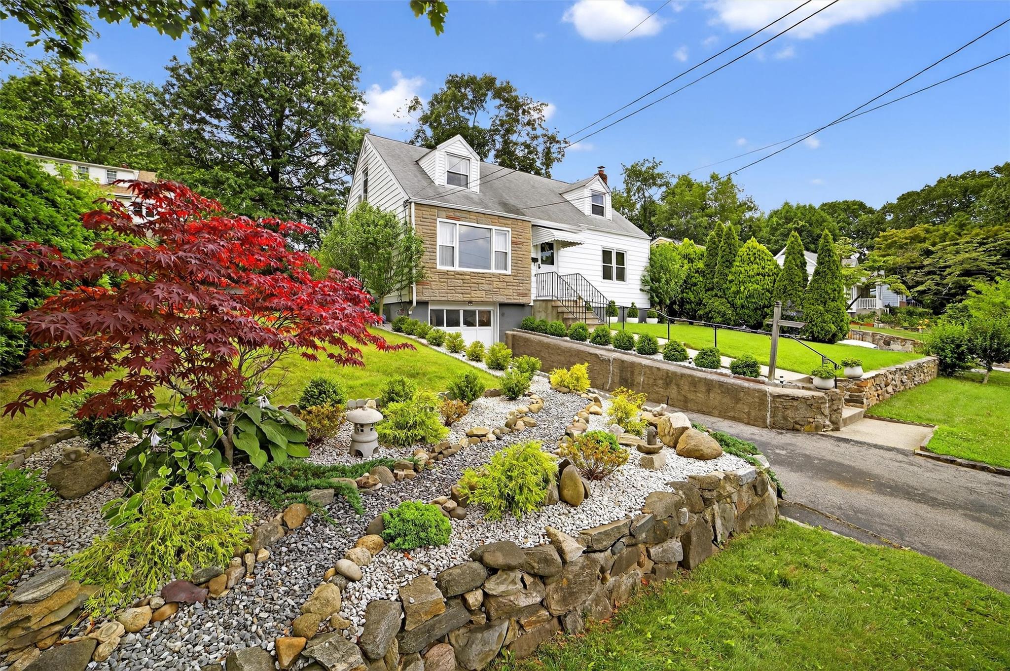 #1 photo, 130 Cresthill Road, Yonkers , NY 10710