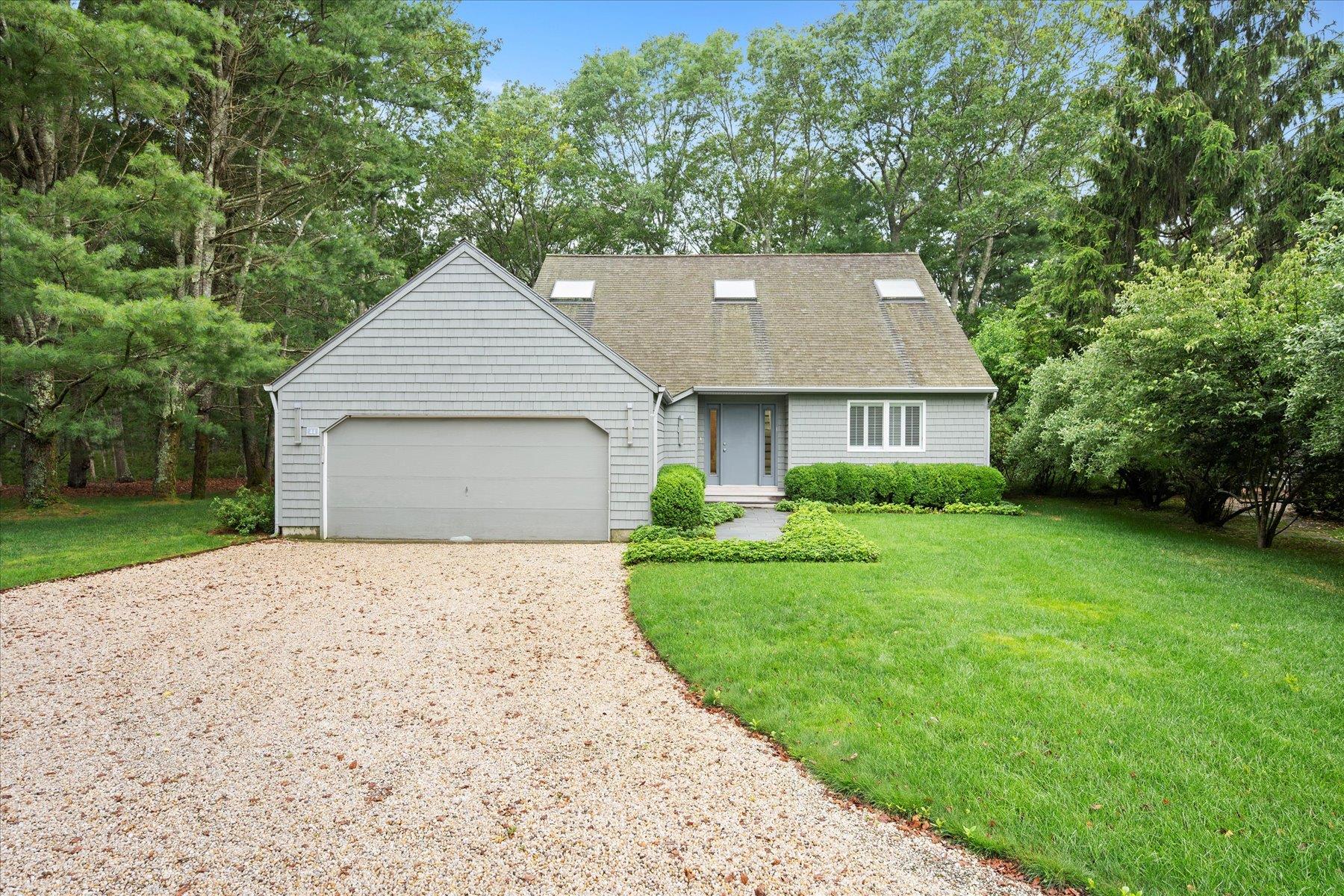 #1 photo, 44 Huckleberry Lane, East Hampton , NY 11937