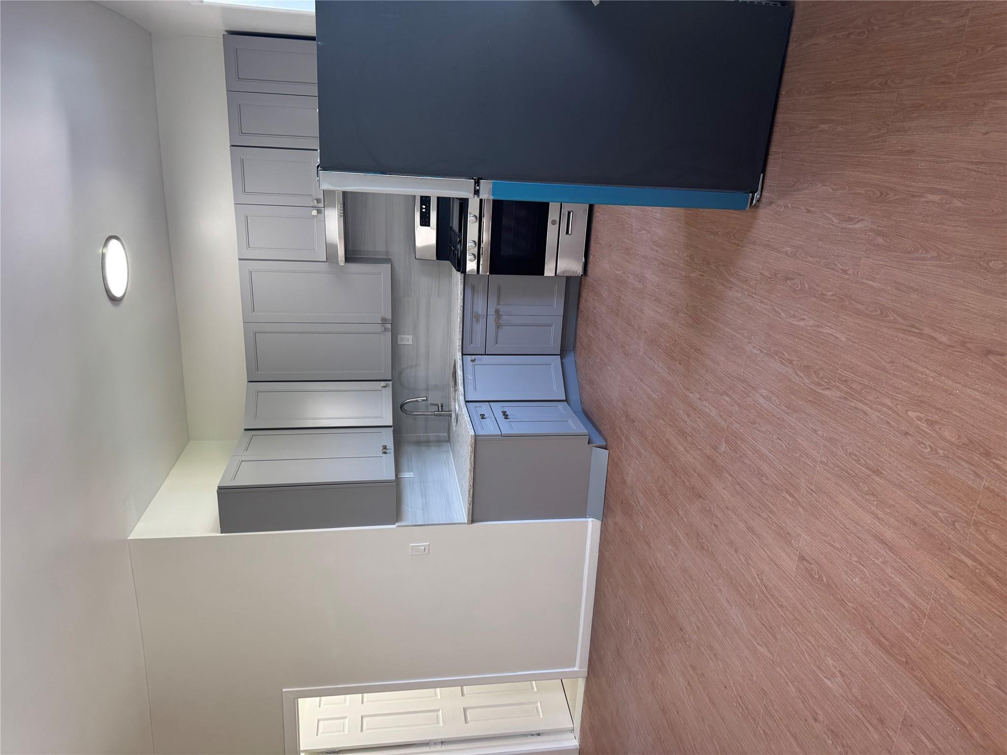 #1 photo, 56-07 39 Avenue, 法拉盛 Flushing , NY 11377