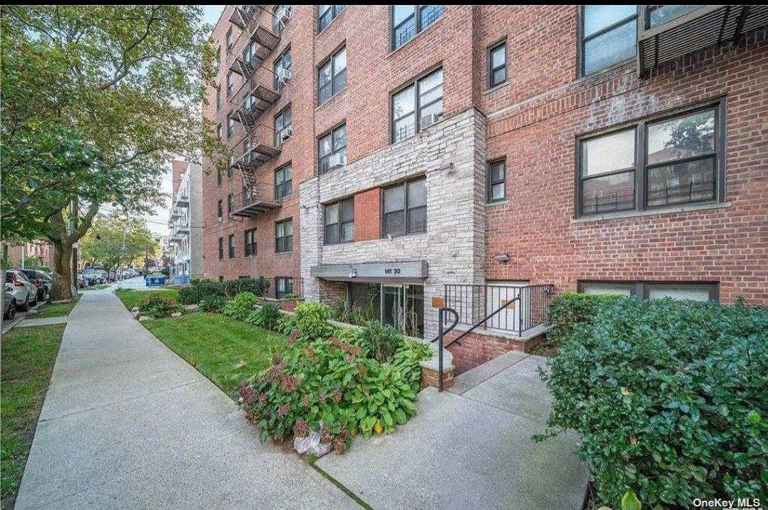 #1 photo, 141-30 84th Road, קווינס Briarwood , NY 11435