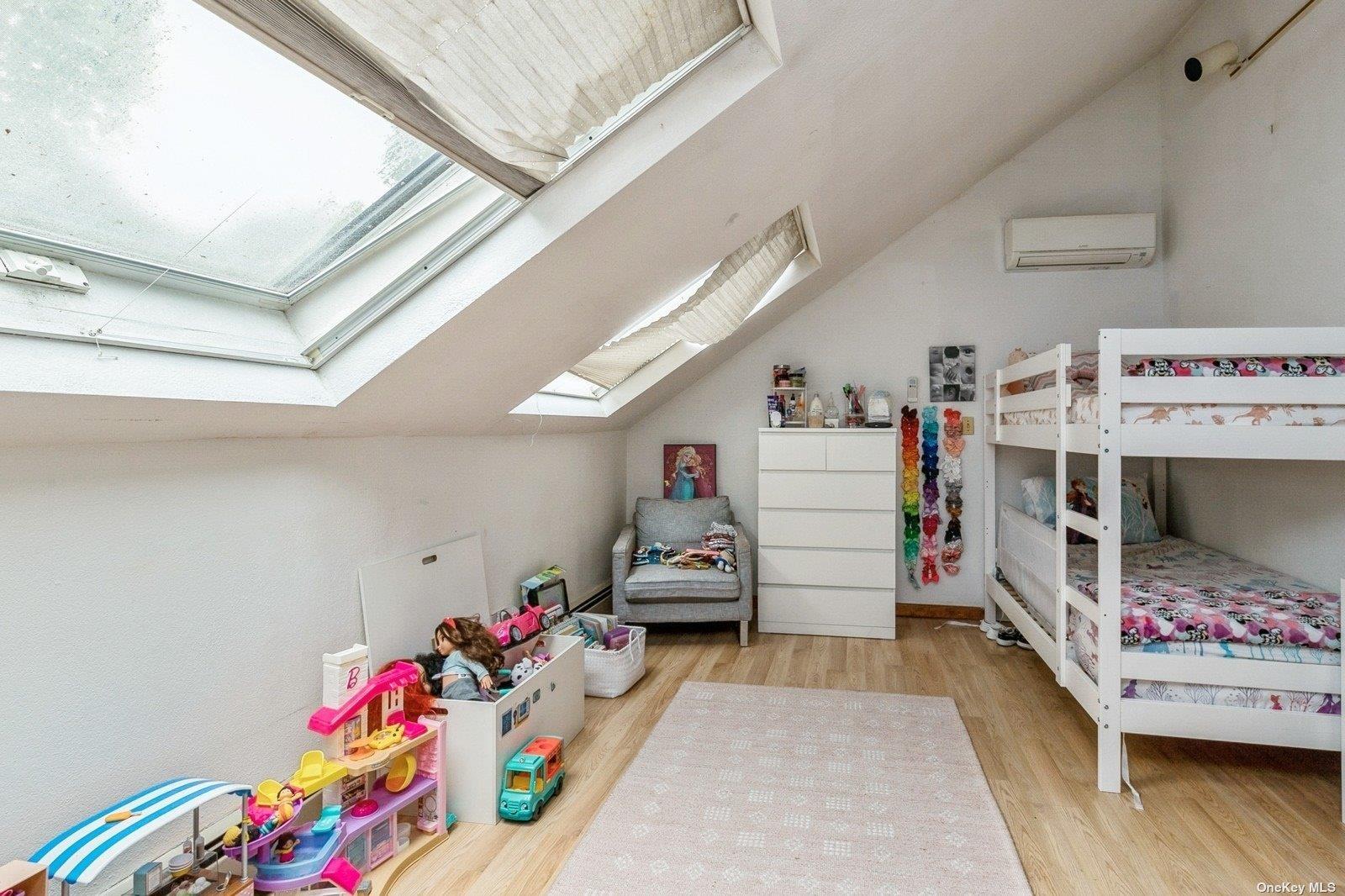 #13 photo, 2 Godfrey Lane, サフォーク郡 Huntington , NY 11743