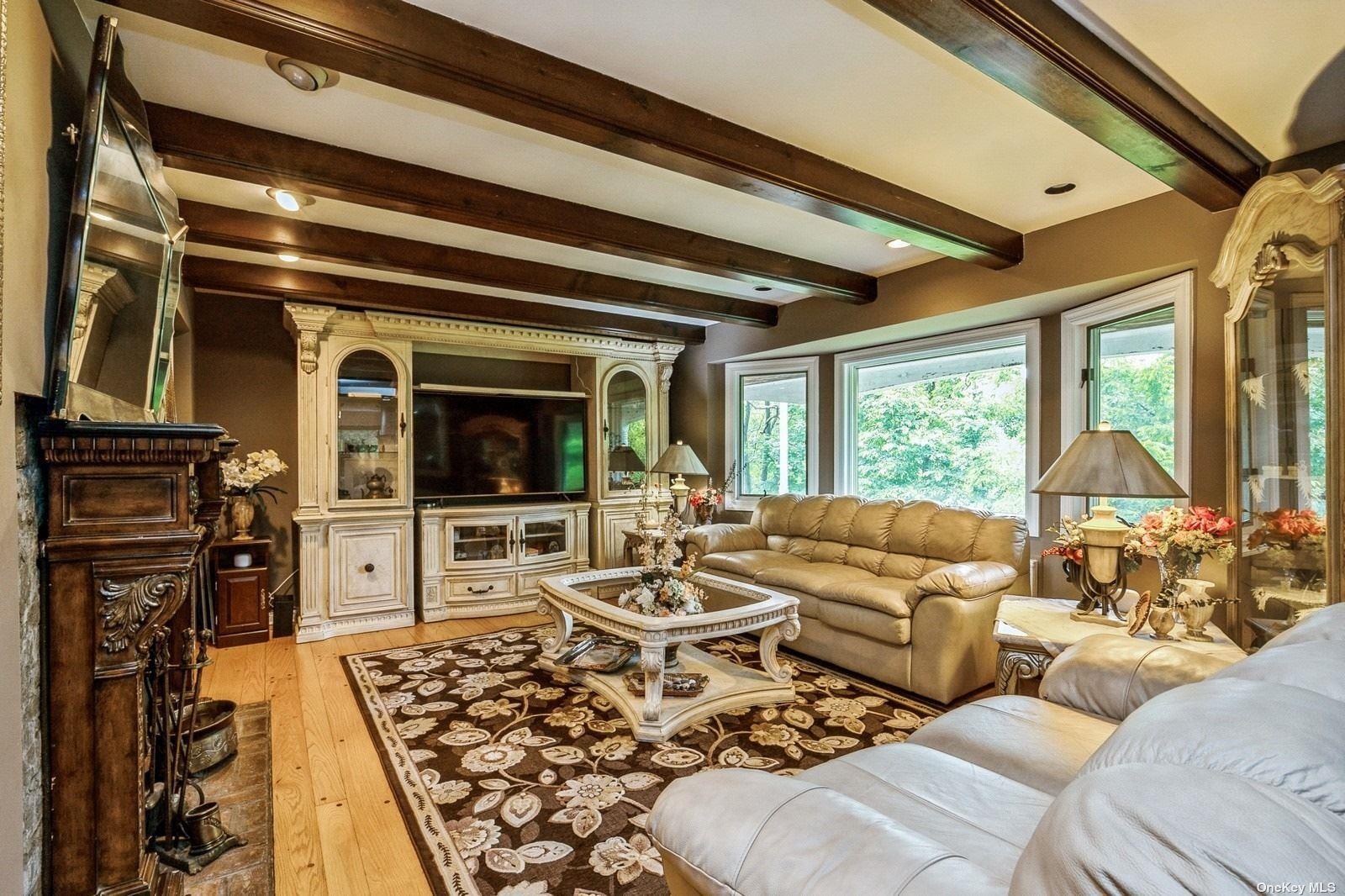 #4 photo, 2 Godfrey Lane, サフォーク郡 Huntington , NY 11743