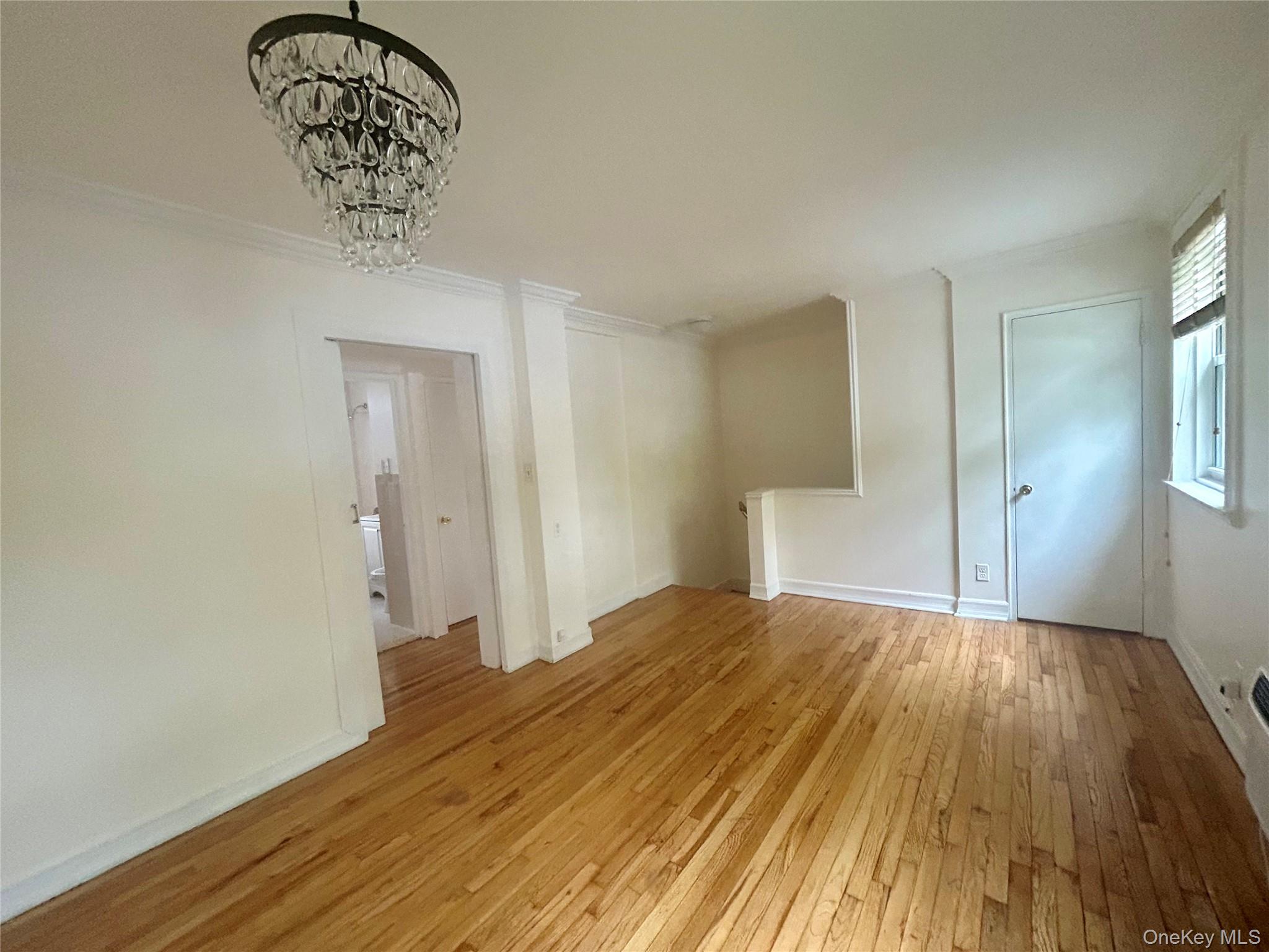 #2 photo, 75-22 255th Street, クイーンズ区 Glen Oaks , NY 11004