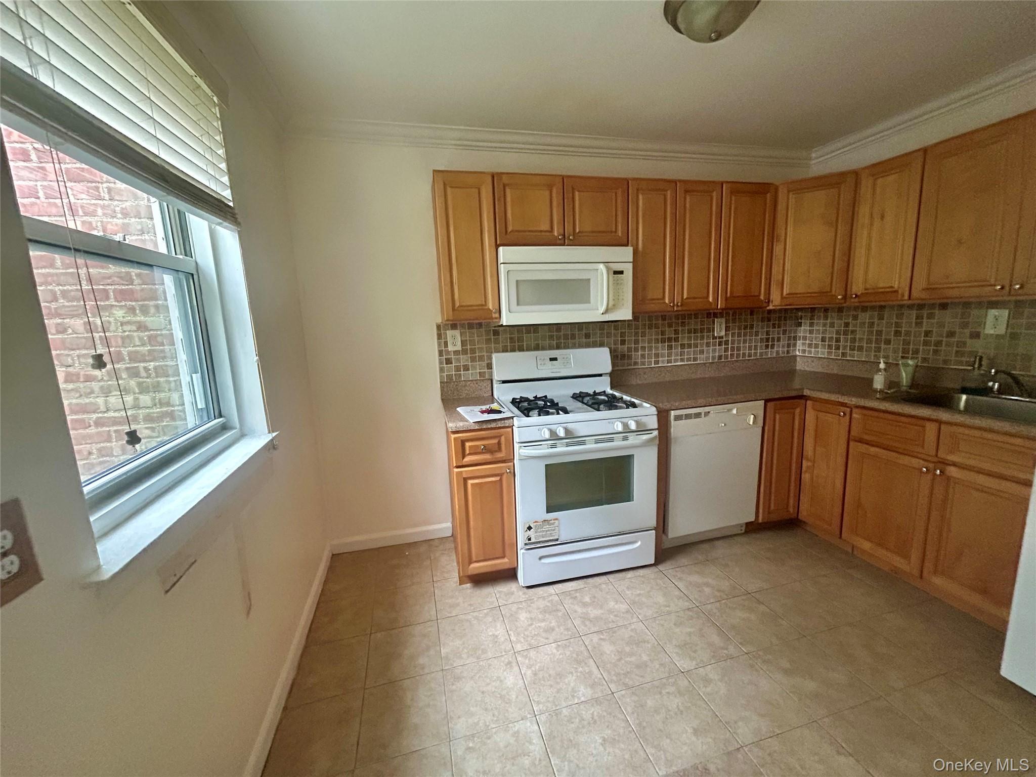 #5 photo, 75-22 255th Street, クイーンズ区 Glen Oaks , NY 11004