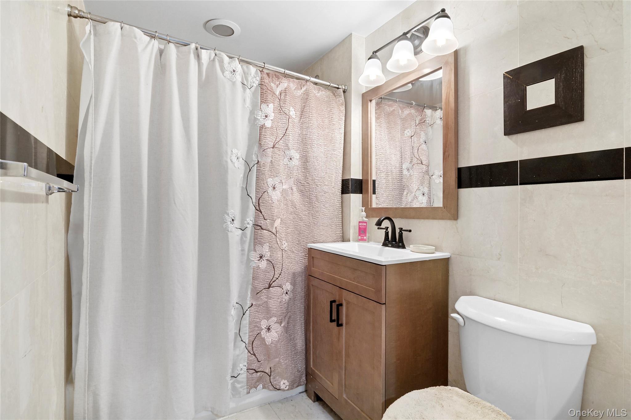 #5 photo, 83-71 116th Street, クイーンズ区 Kew Gardens , NY 11418