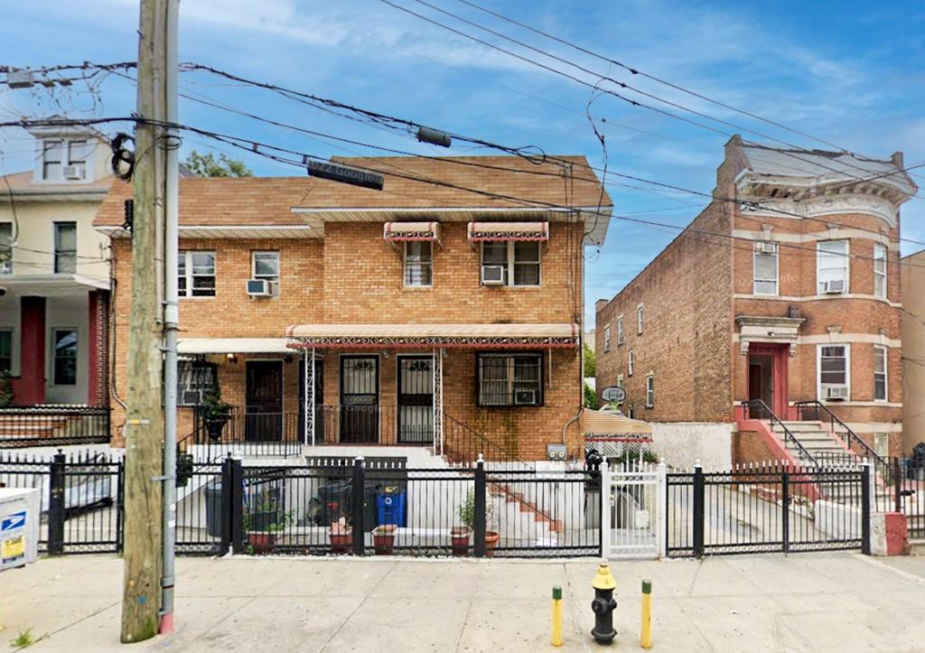 #1 photo, 1377 Teller Avenue, برونكس Bronx , NY 10456