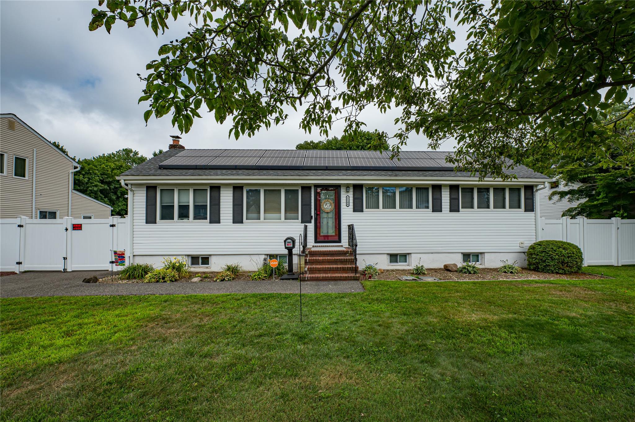 #1 photo, 1144 Martinstein Avenue, 東長島 海湾 Bay Shore , NY 11706