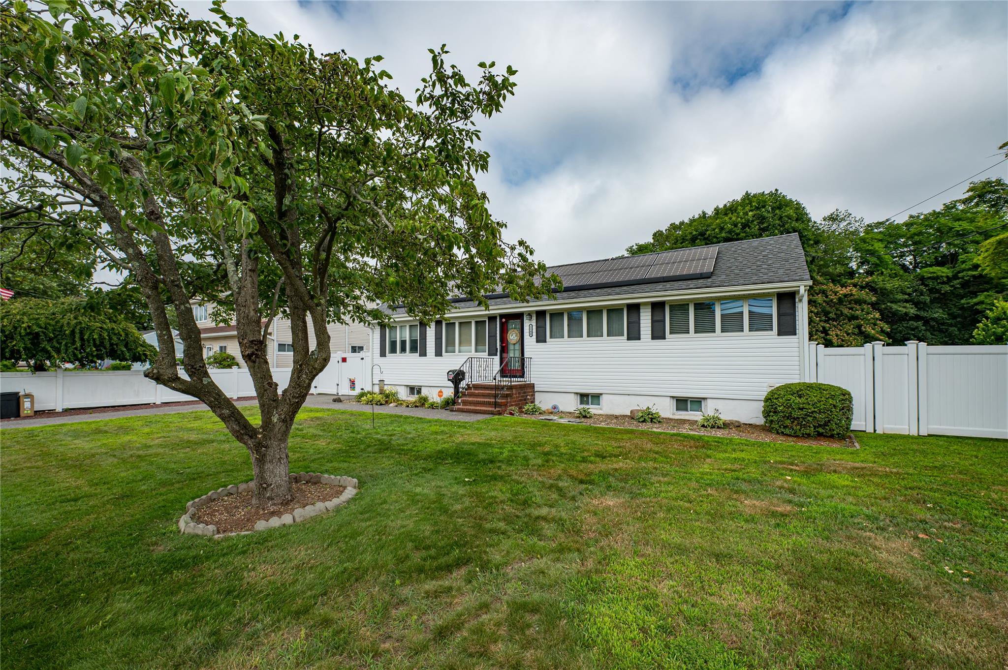 #5 photo, 1144 Martinstein Avenue, 東長島 海湾 Bay Shore , NY 11706