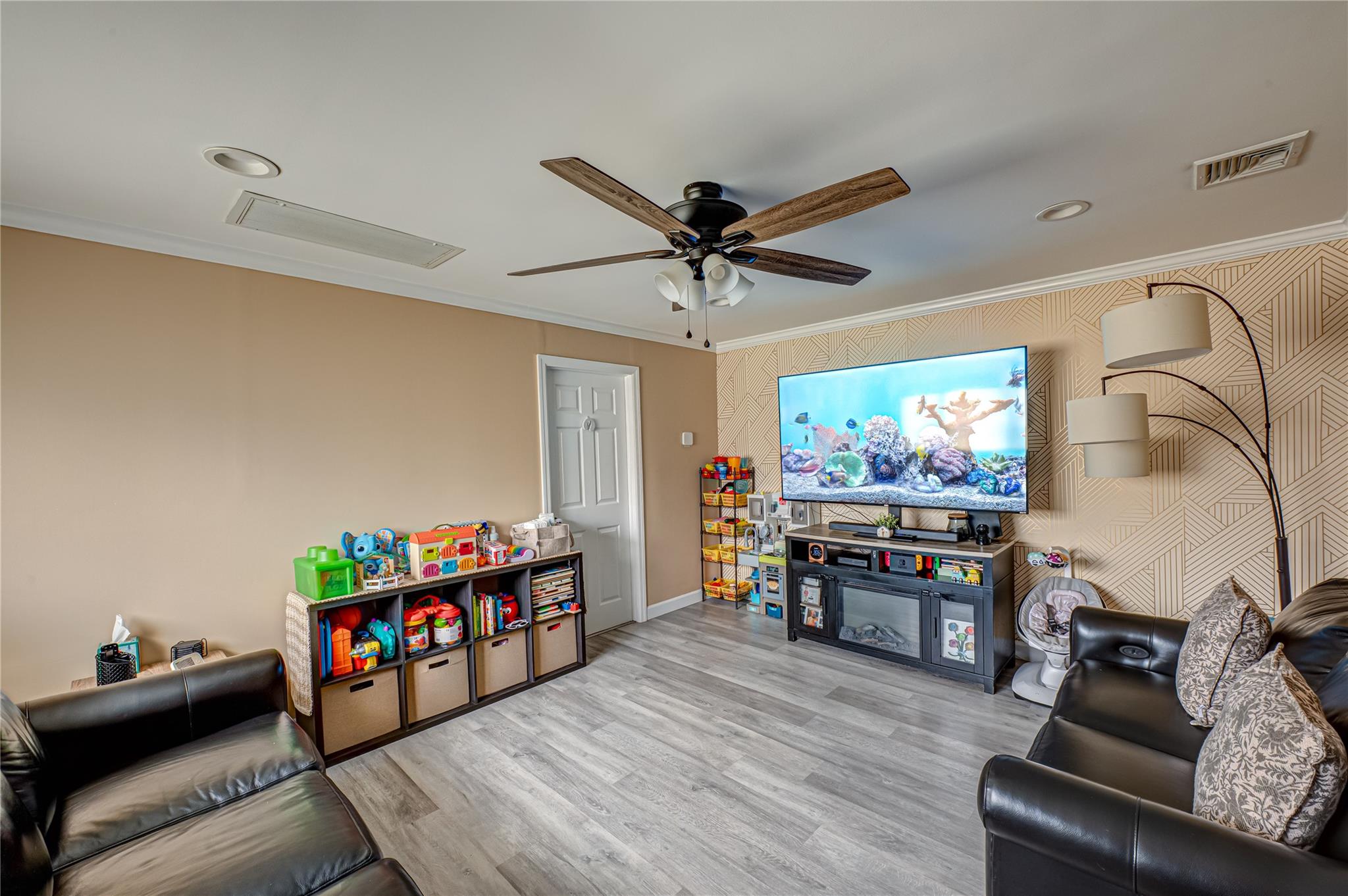 #9 photo, 1144 Martinstein Avenue, 東長島 海湾 Bay Shore , NY 11706