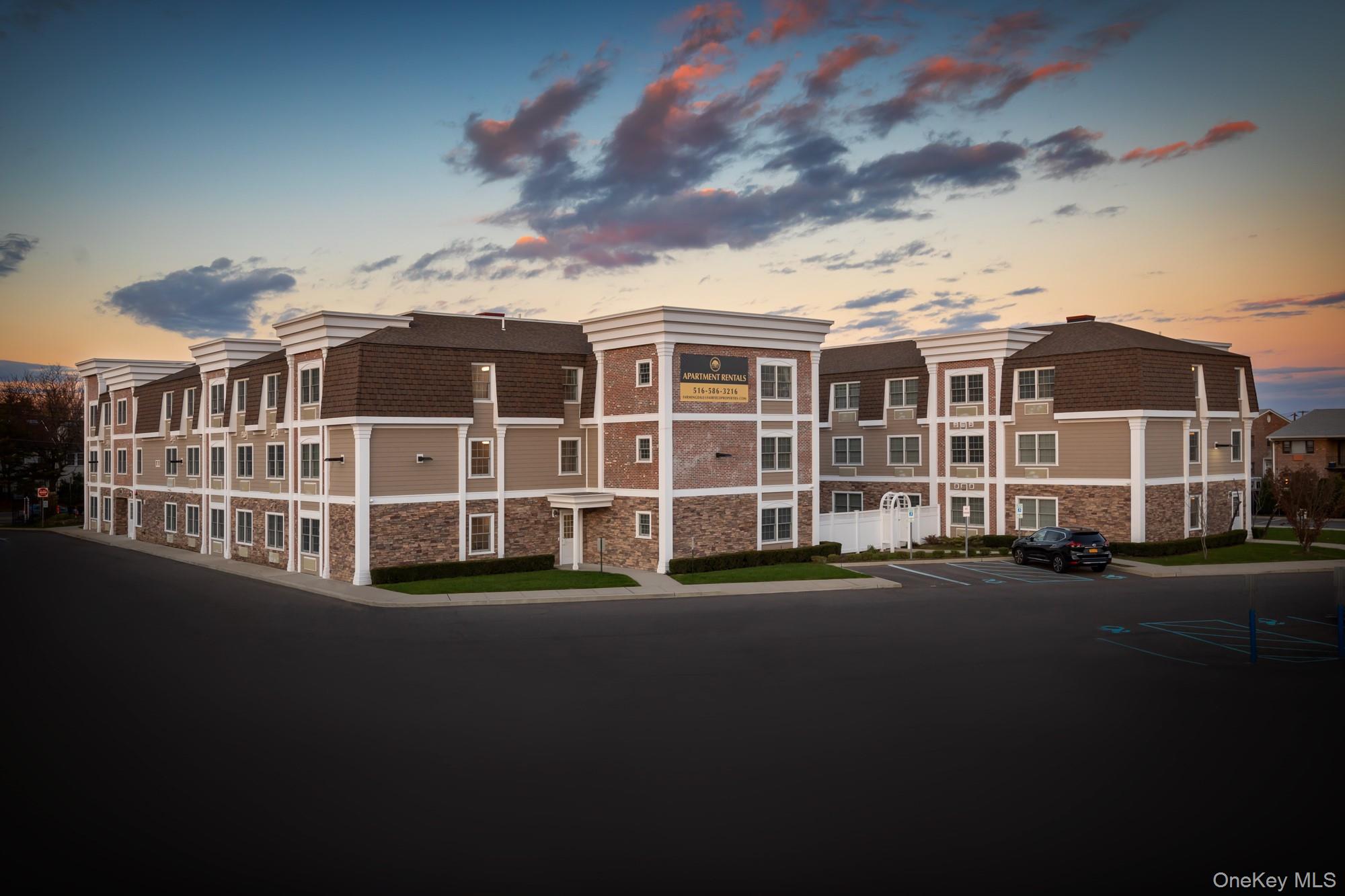 #1 photo, 190 Fulton Street, ناسو Farmingdale , NY 11735