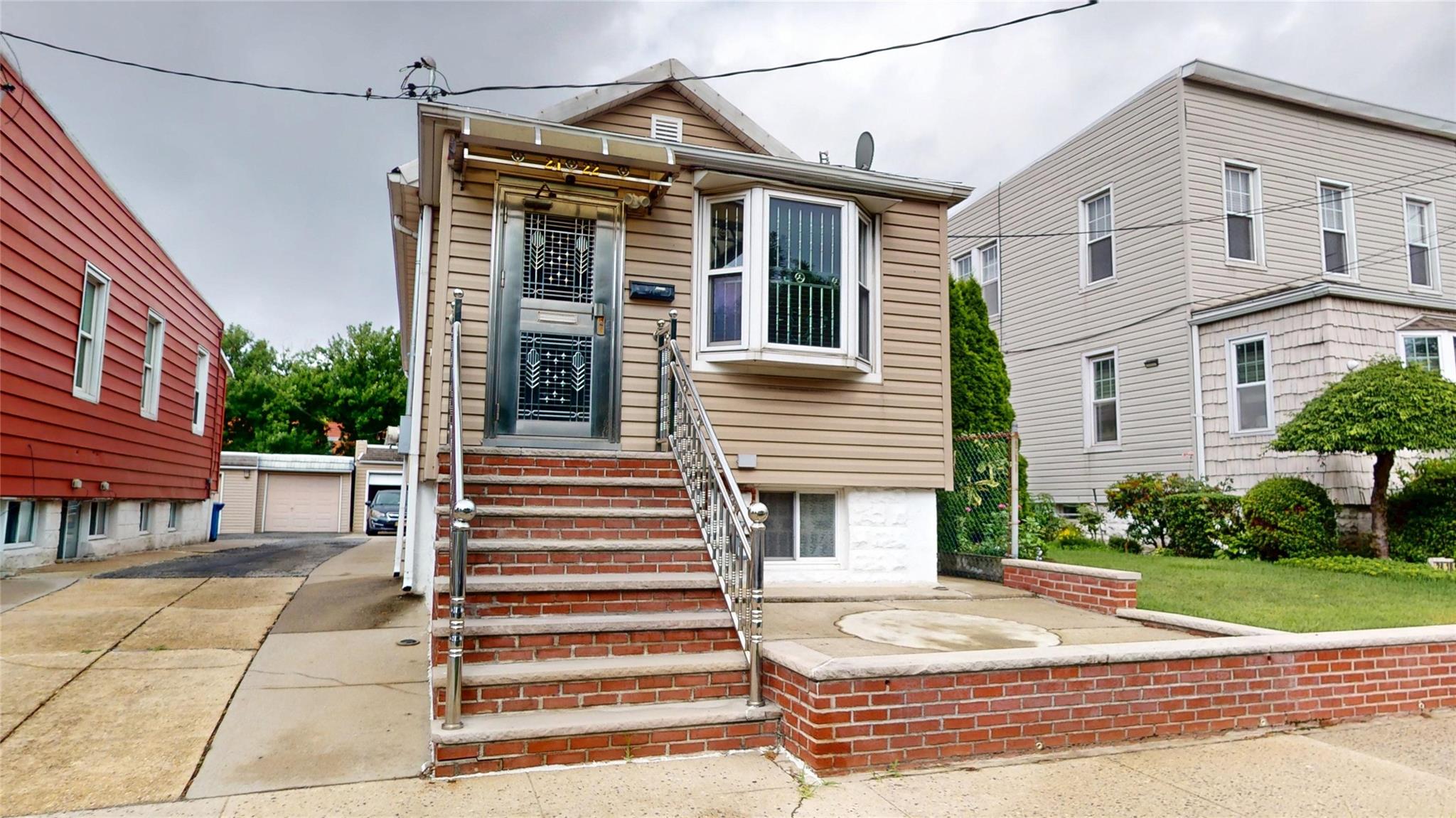 #1 photo, 24-22 80 Street, 皇后區 艾姆赫斯特 East Elmhurst , NY 11370