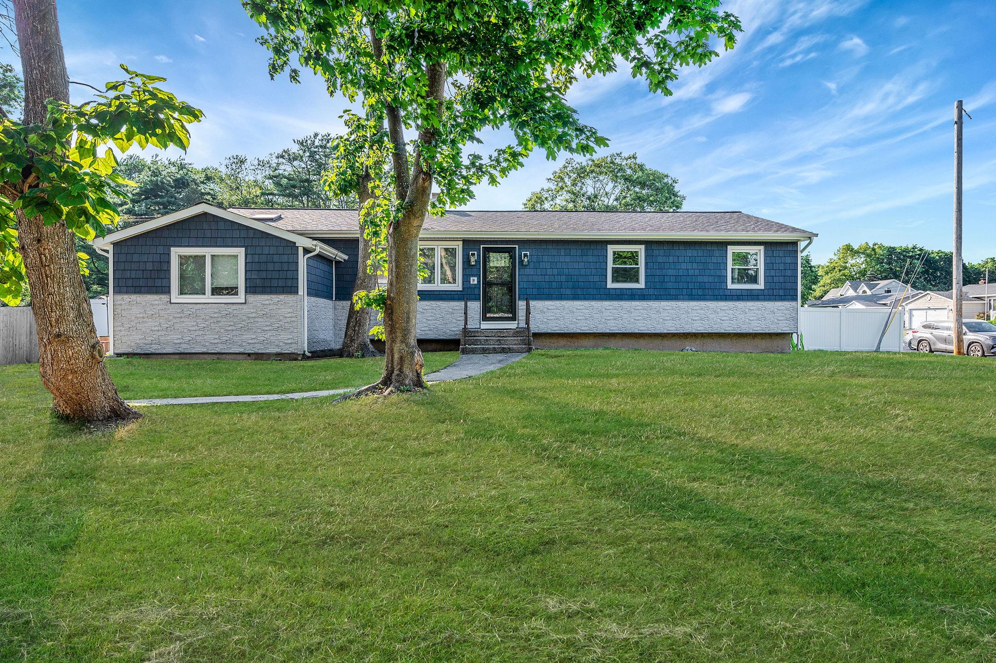 #1 photo, 15 Aron Drive, サフォーク郡 Bohemia , NY 11716