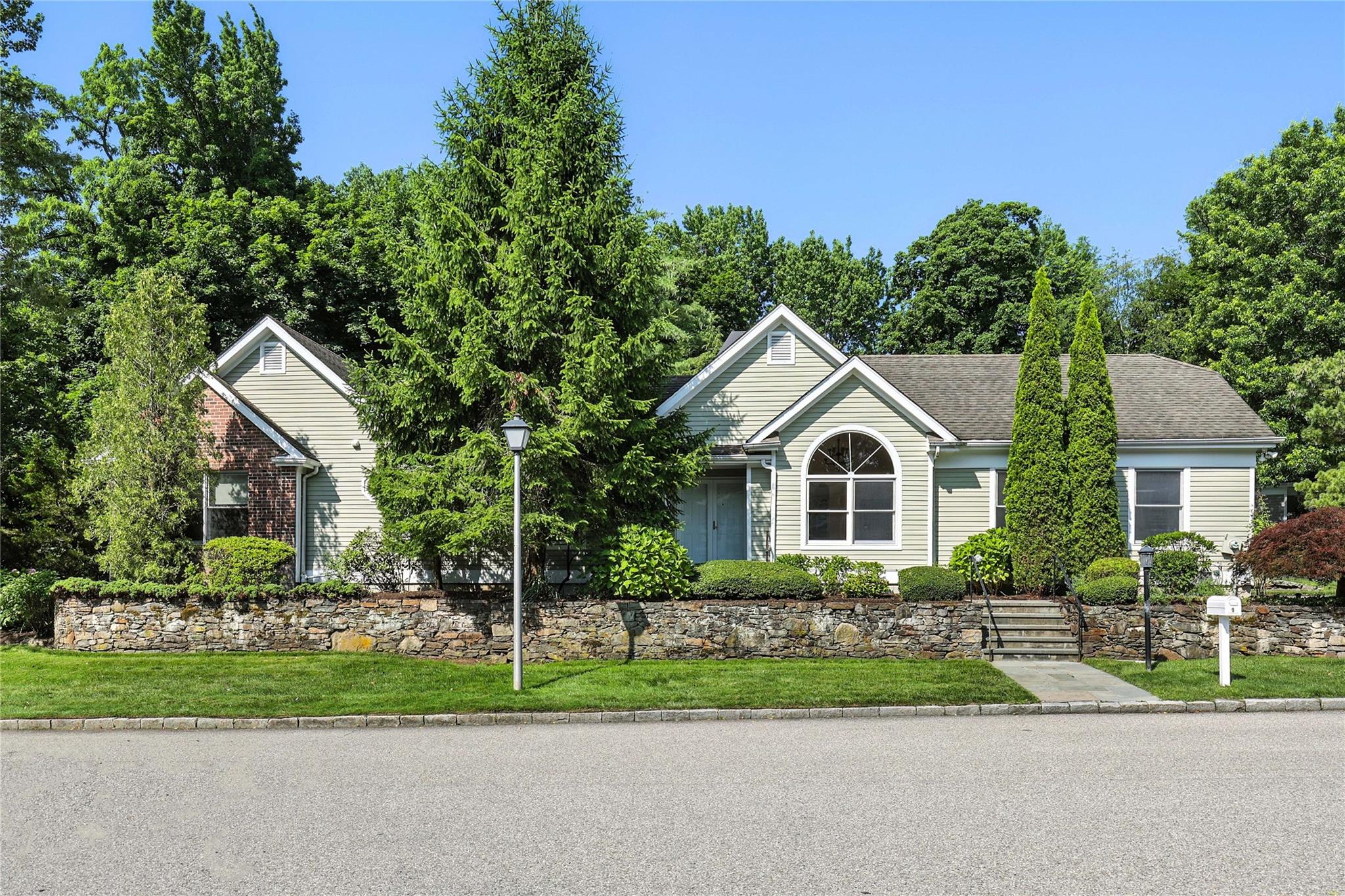 #1 photo, 9 Glenbrooke Drive, White Plains , NY 10605