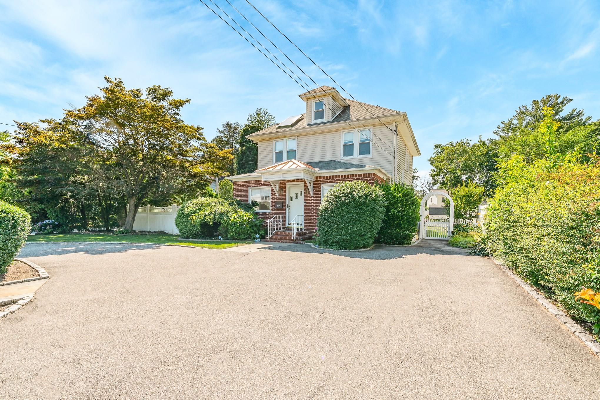 #1 photo, 157 Berry Hill Road, 長島 塞奧瑟 Syosset , NY 11791