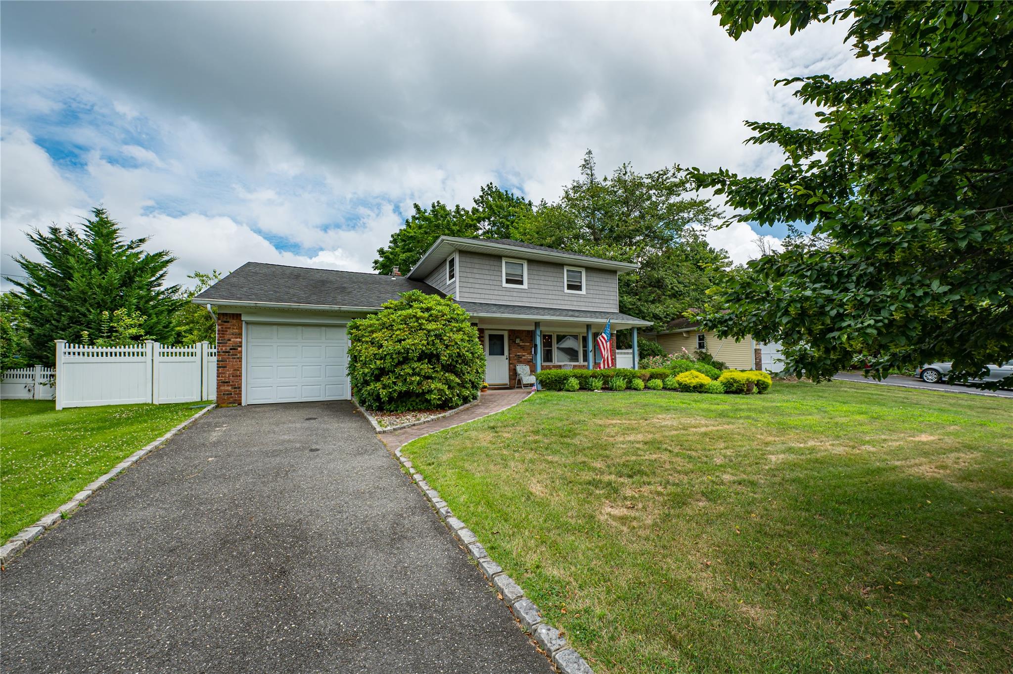 #1 photo, 145 Fifty Acre Road, 東長島 史密斯敦 Smithtown , NY 11787