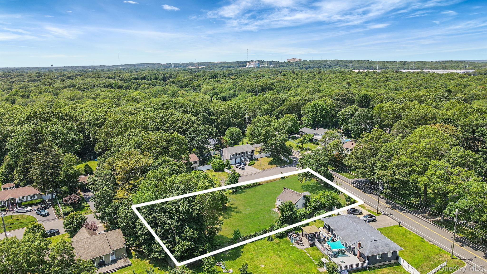 #12 photo, 318 A Johnson Avenue, Ronkonkoma , NY 11779