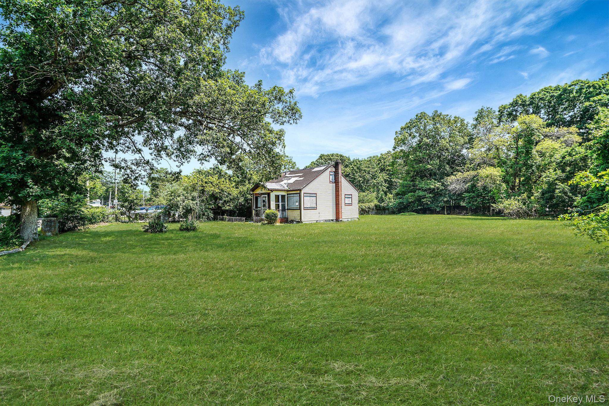 #14 photo, 318 A Johnson Avenue, Ronkonkoma , NY 11779