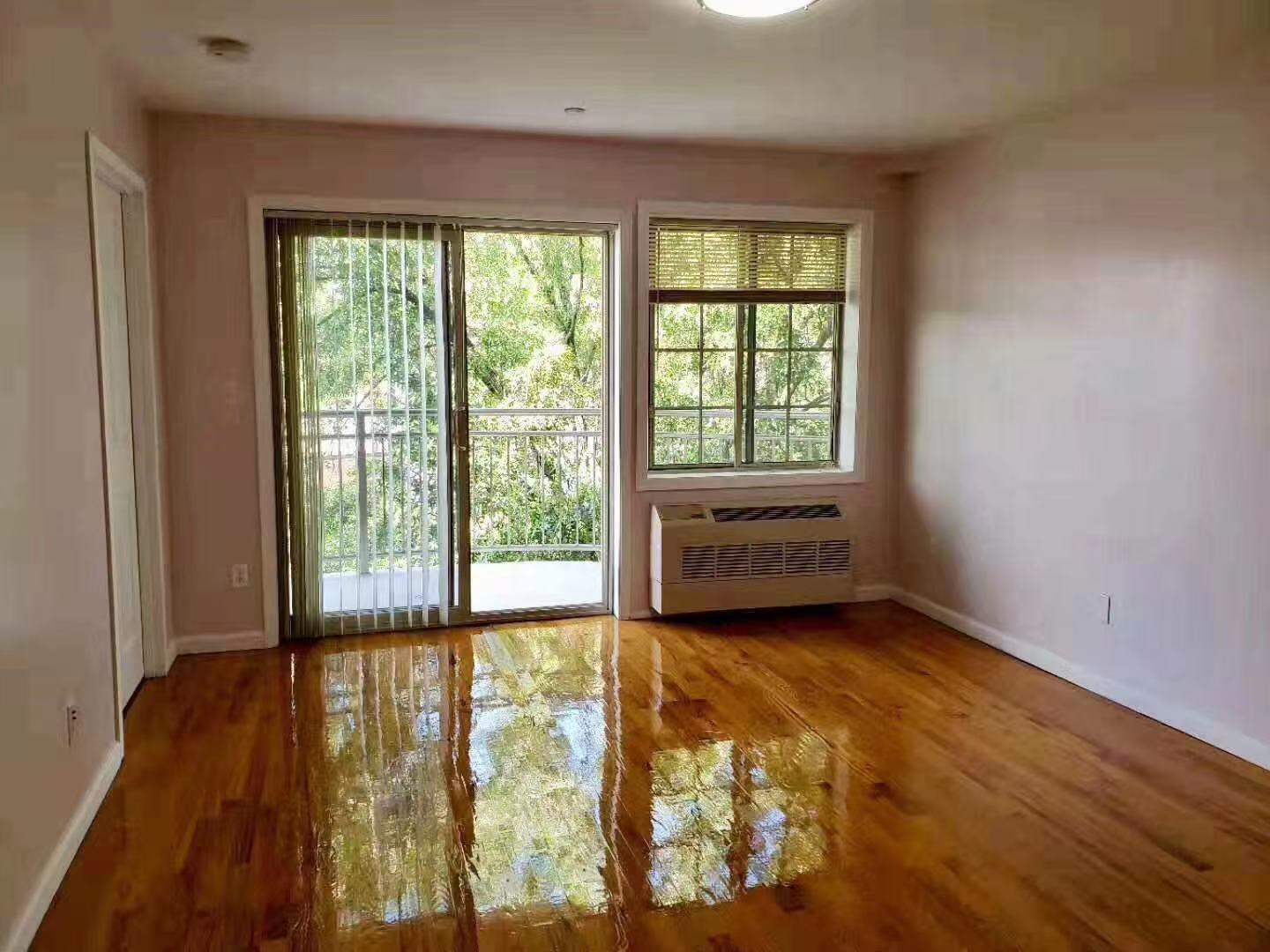 #7 photo, 4207 Kissena Boulevard, クイーンズ区 Flushing , NY 11355