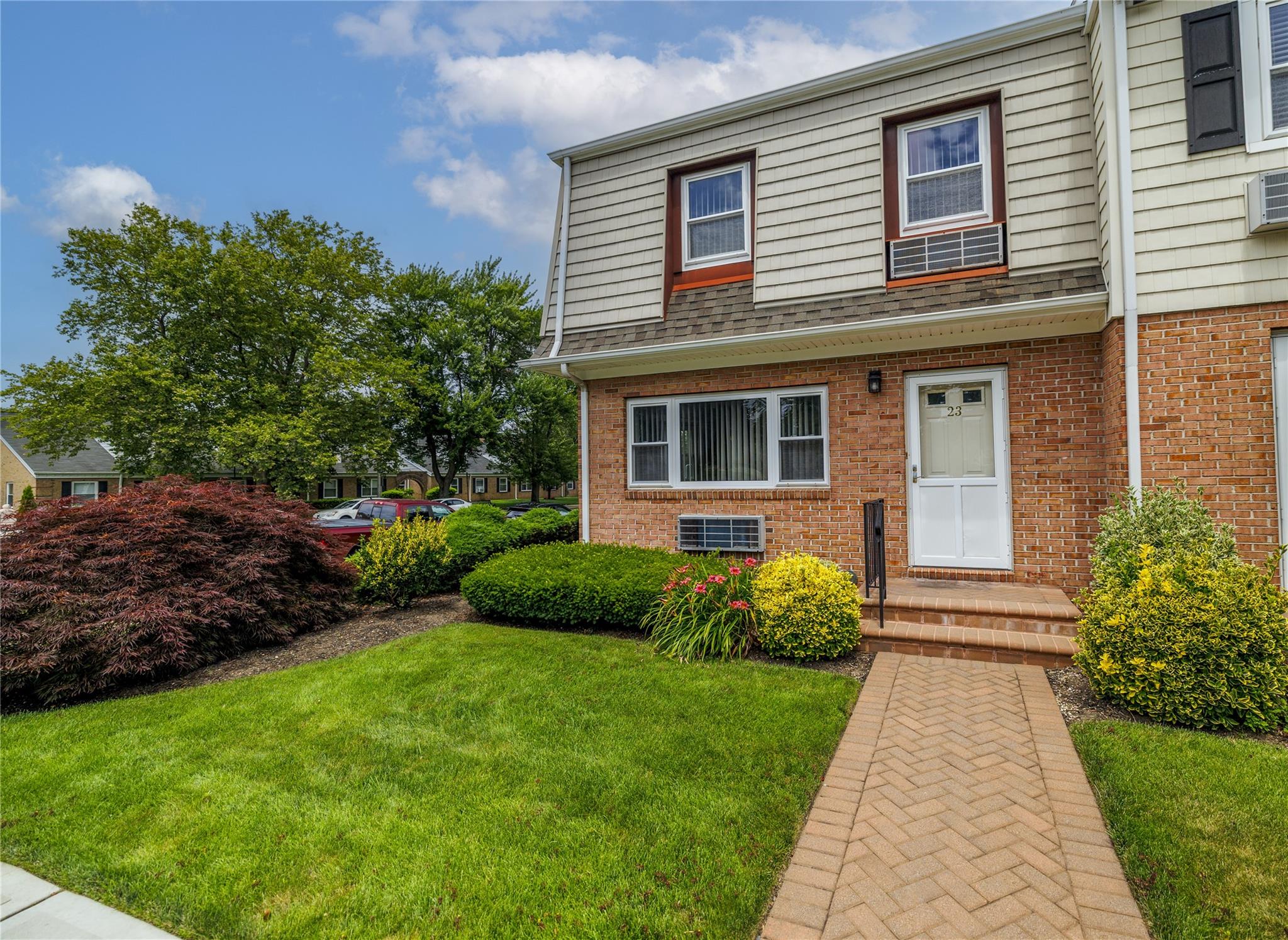 #1 photo, 195 N Centre Avenue, ناسو Rockville Centre , NY 11570