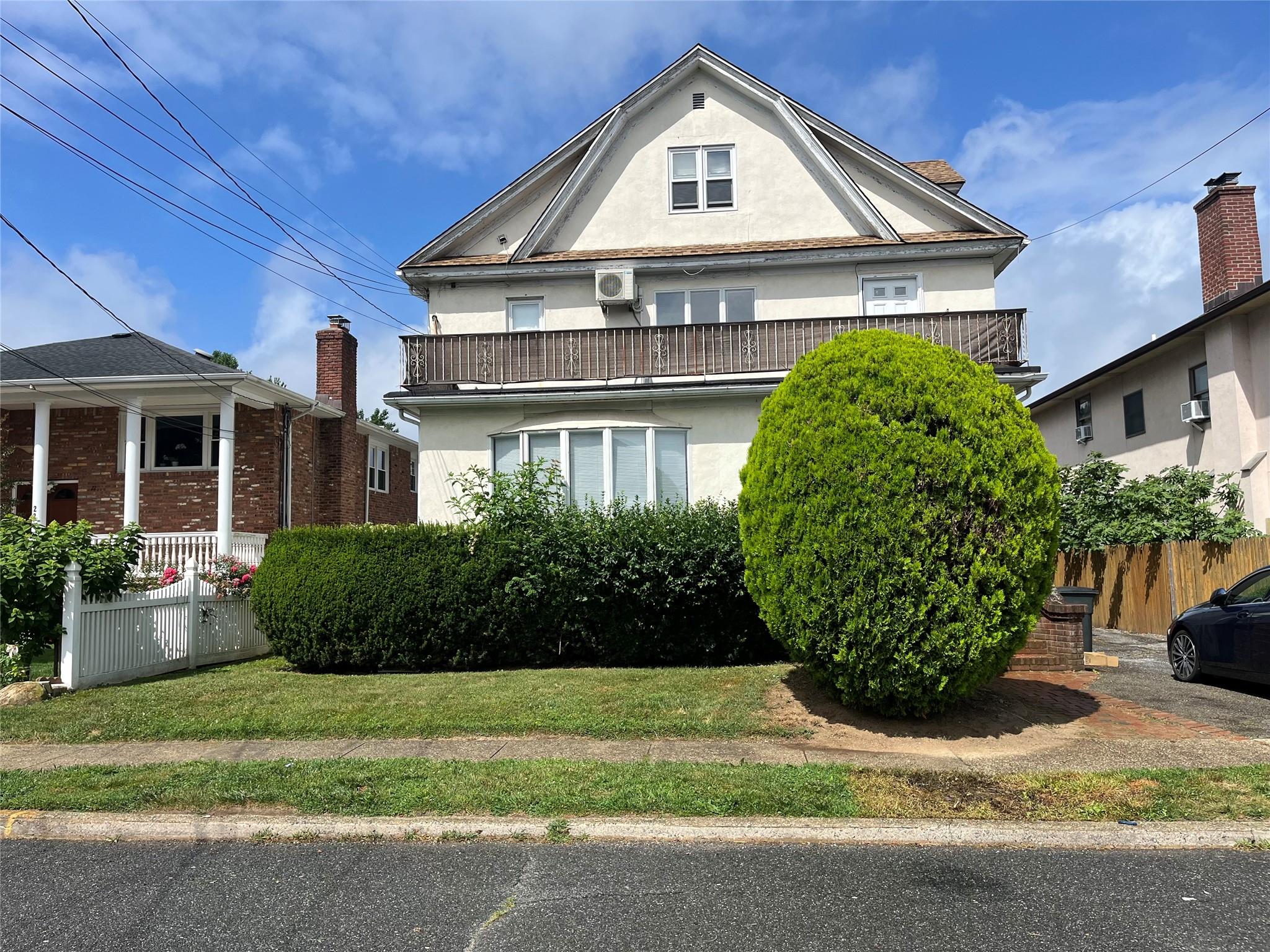 #1 photo, 20 Frost Pond Road, Glen Cove , NY 11542