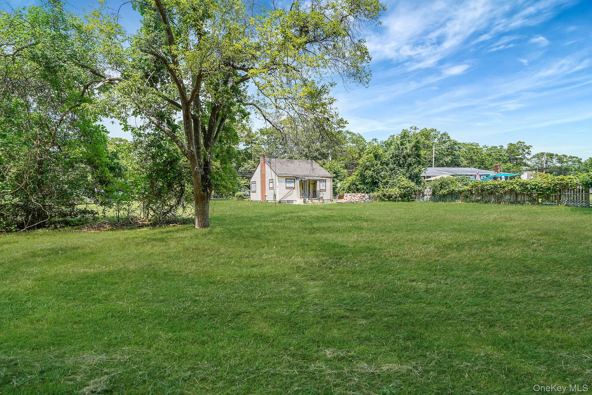 #16 photo, 318 B Johnson Avenue, Ronkonkoma , NY 11779