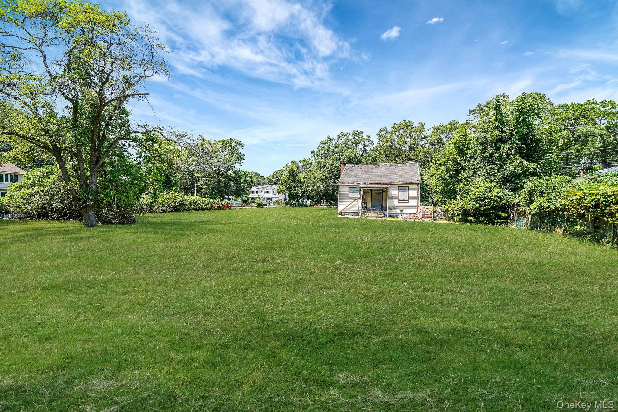 #17 photo, 318 B Johnson Avenue, Ronkonkoma , NY 11779