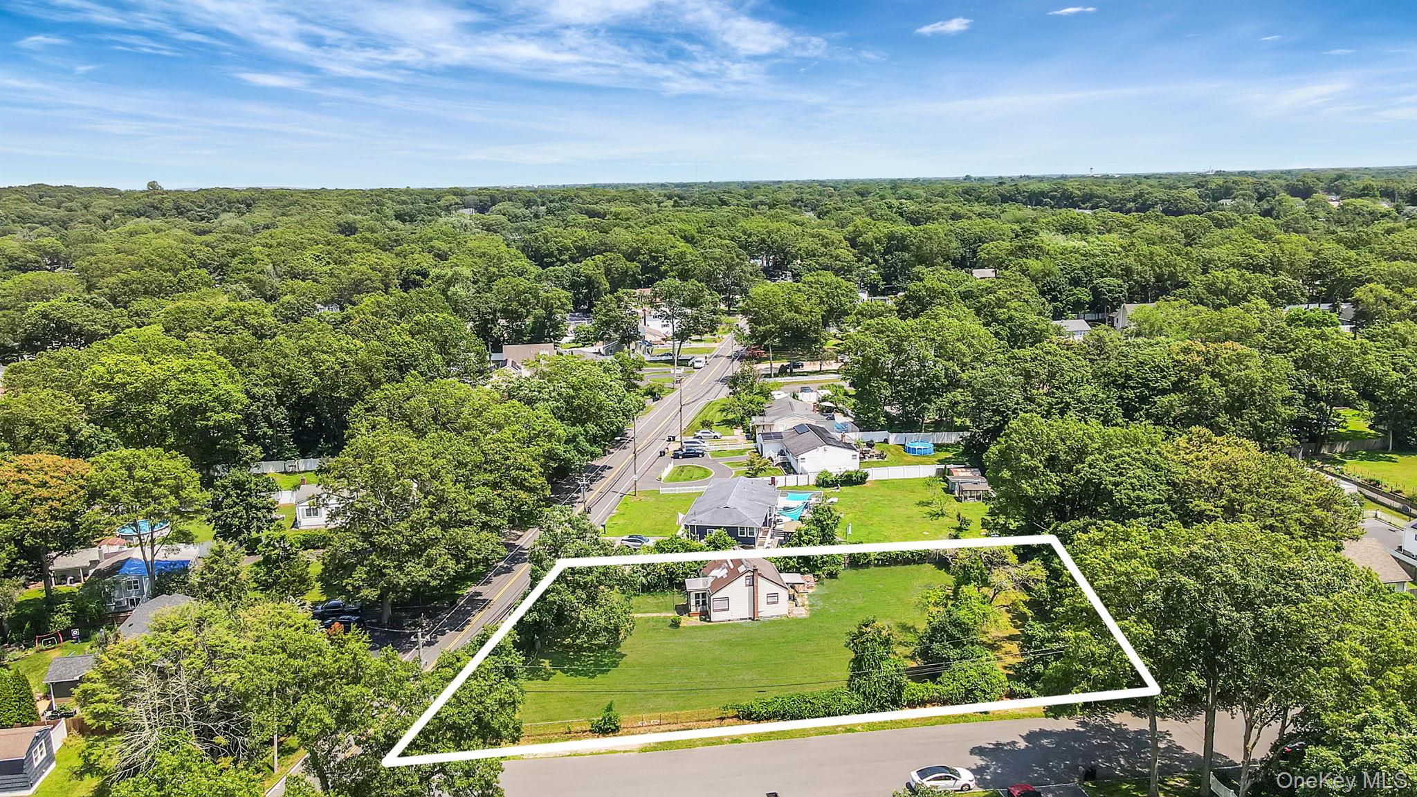 #3 photo, 318 B Johnson Avenue, Ronkonkoma , NY 11779