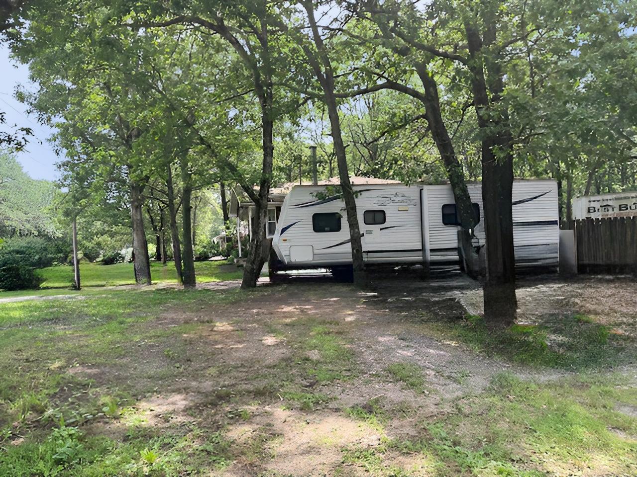 #2 photo, 358 S Service Road, 東長島 Center Moriches , NY 11934