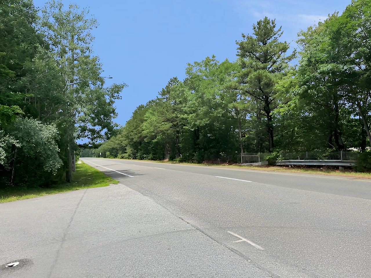 #5 photo, 358 S Service Road, 東長島 Center Moriches , NY 11934