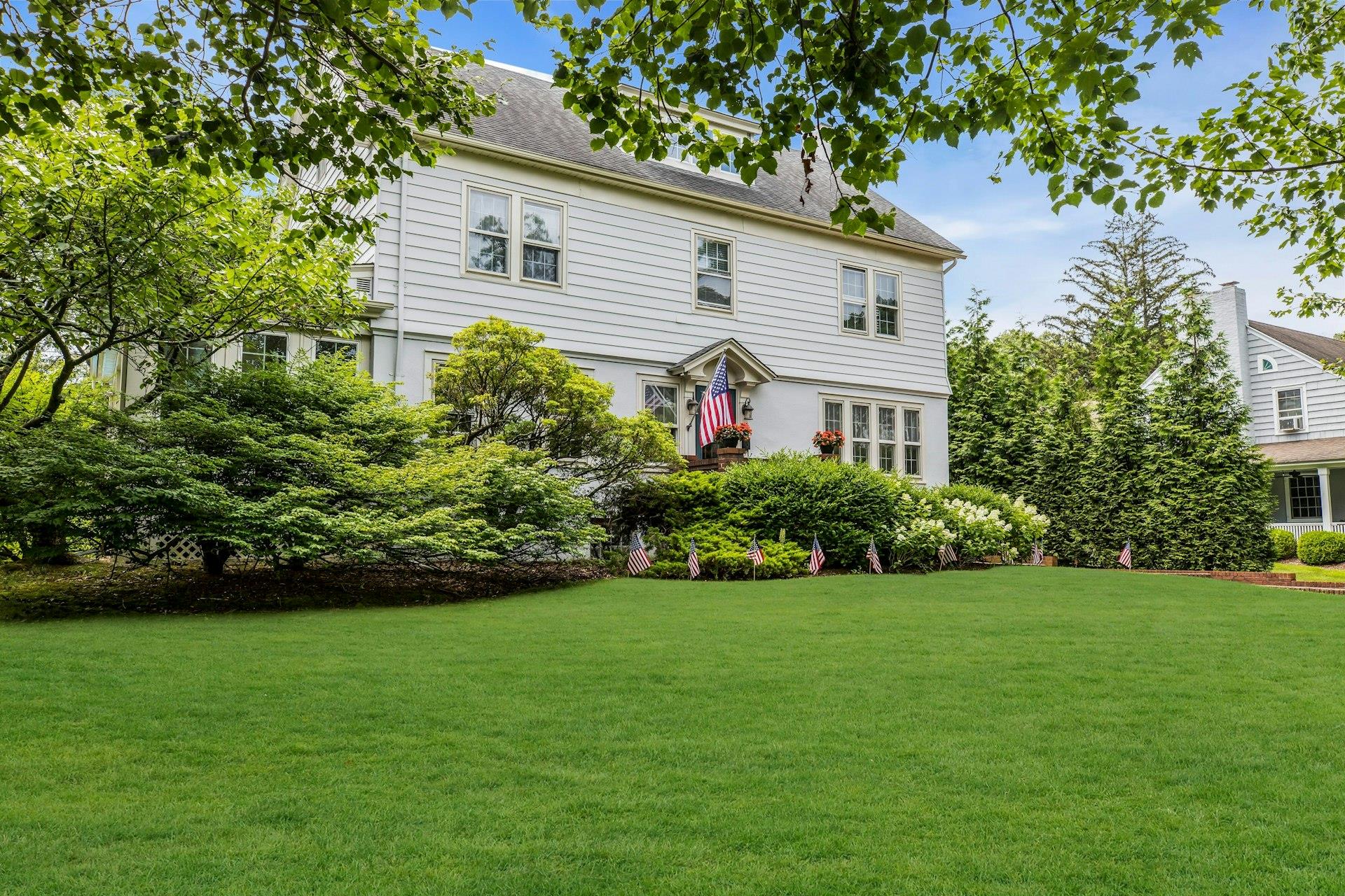 #2 photo, 285 Lakeview Avenue, サフォーク郡 Brightwaters , NY 11718