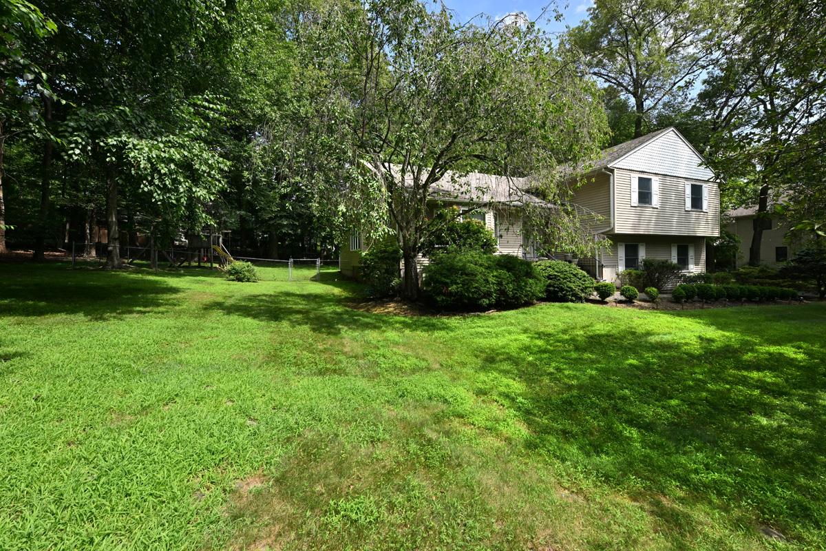 #2 photo, 17 E Stemmer Lane, Suffern , NY 10901