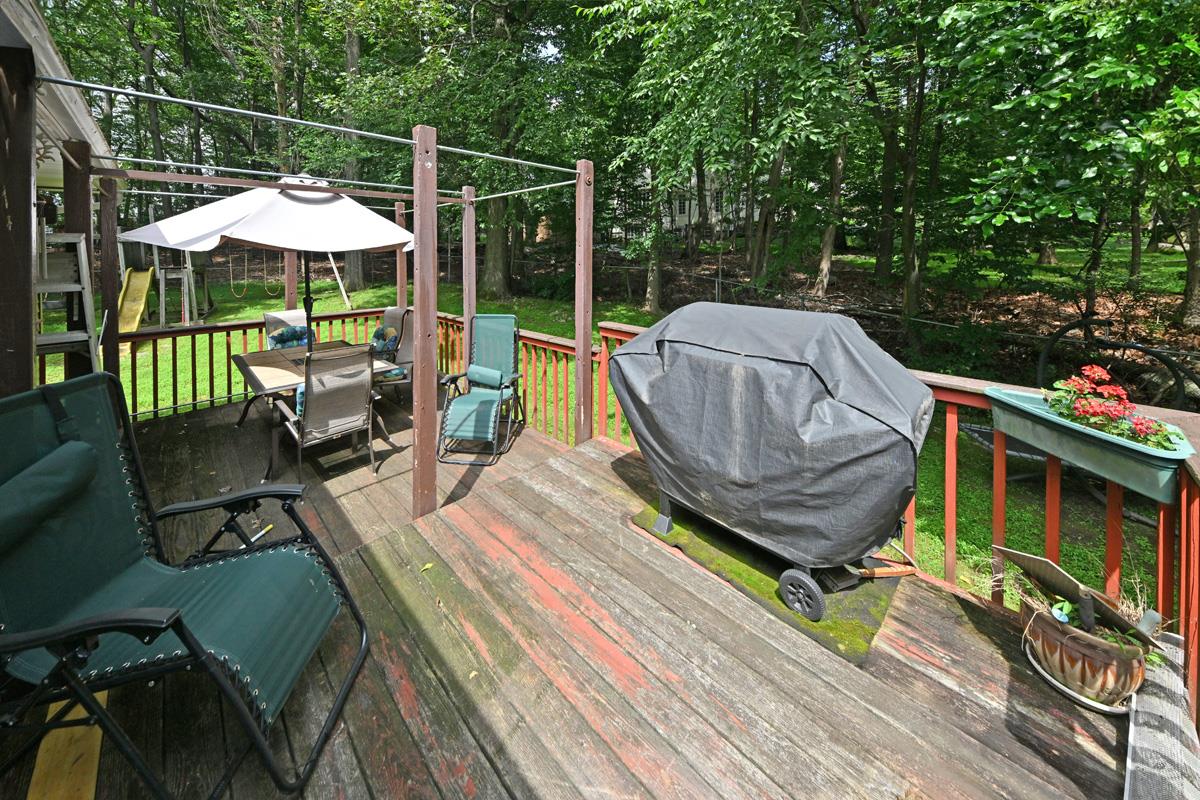 #7 photo, 17 E Stemmer Lane, Suffern , NY 10901