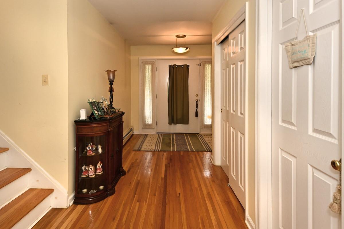 #8 photo, 17 E Stemmer Lane, Suffern , NY 10901