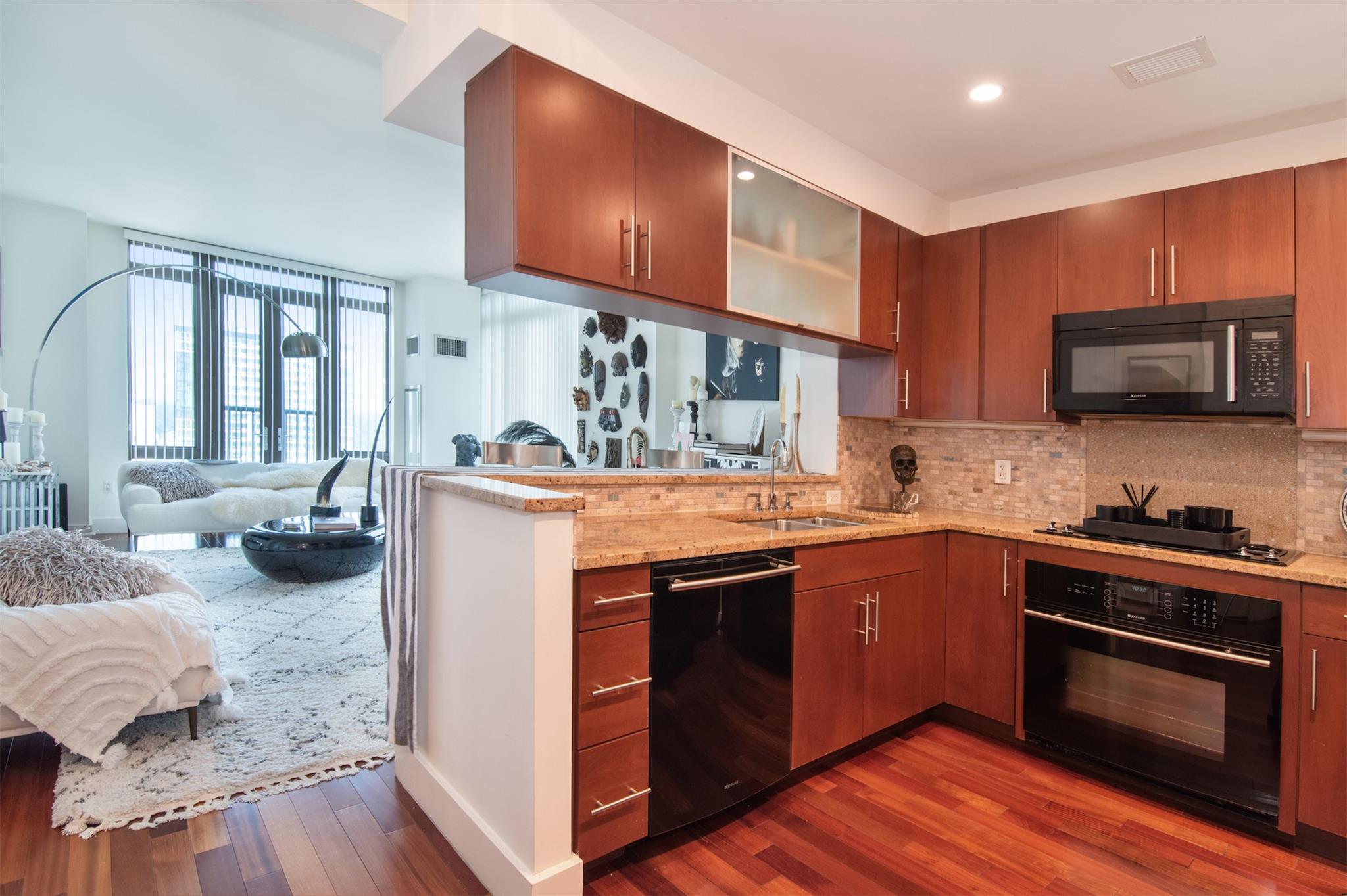 #1 photo, 175 Huguenot Street, New Rochelle , NY 10801