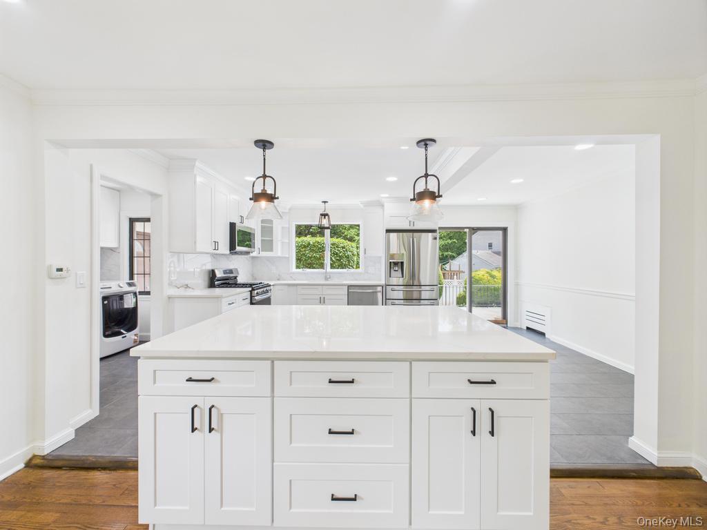 #2 photo, 75 Lord Kitchener Road, New Rochelle , NY 10804