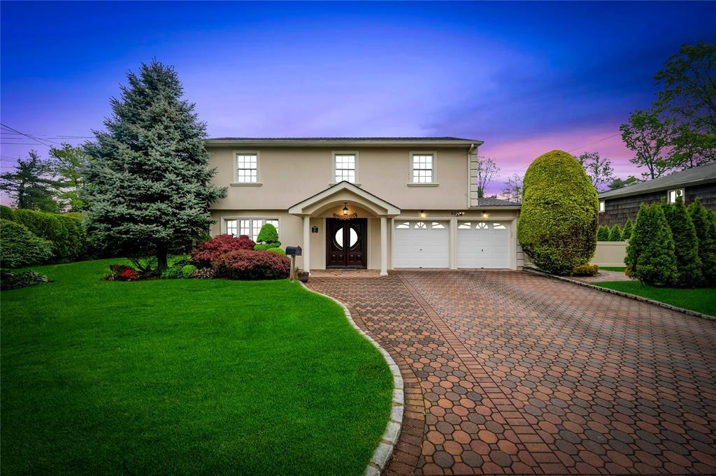 #1 photo, 90 Sugar Maple Drive, Roslyn , NY 11576