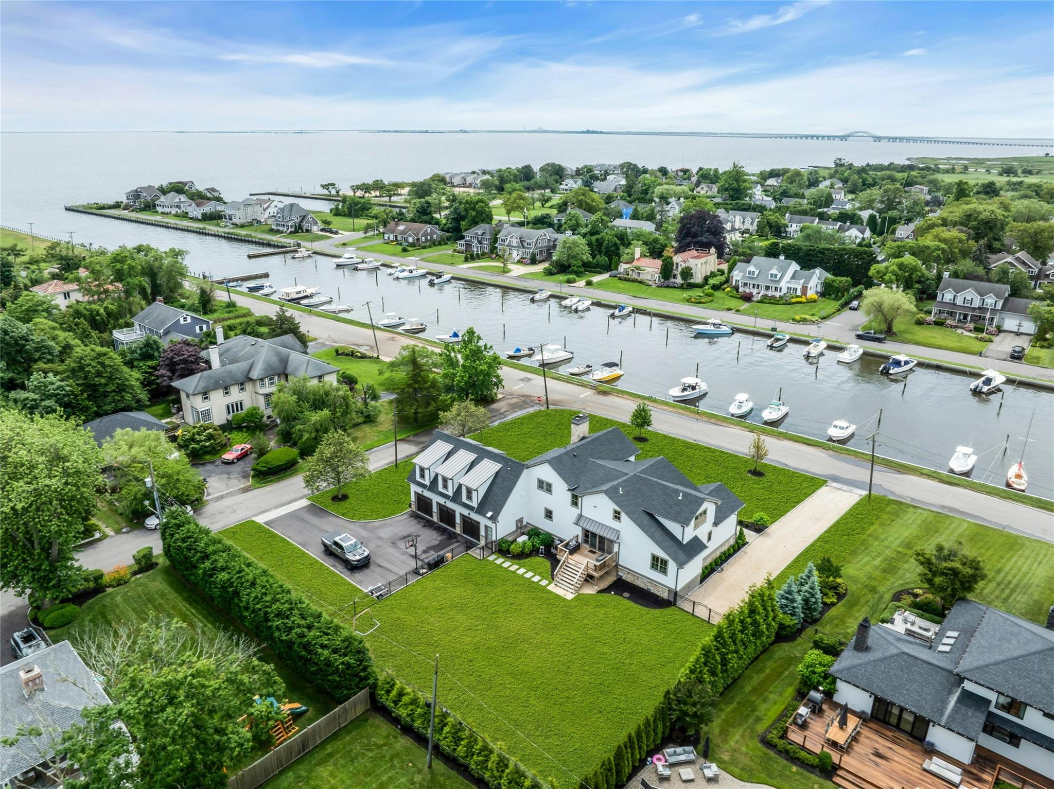 #3 photo, 52 Concourse, サフォーク郡 Brightwaters , NY 11718